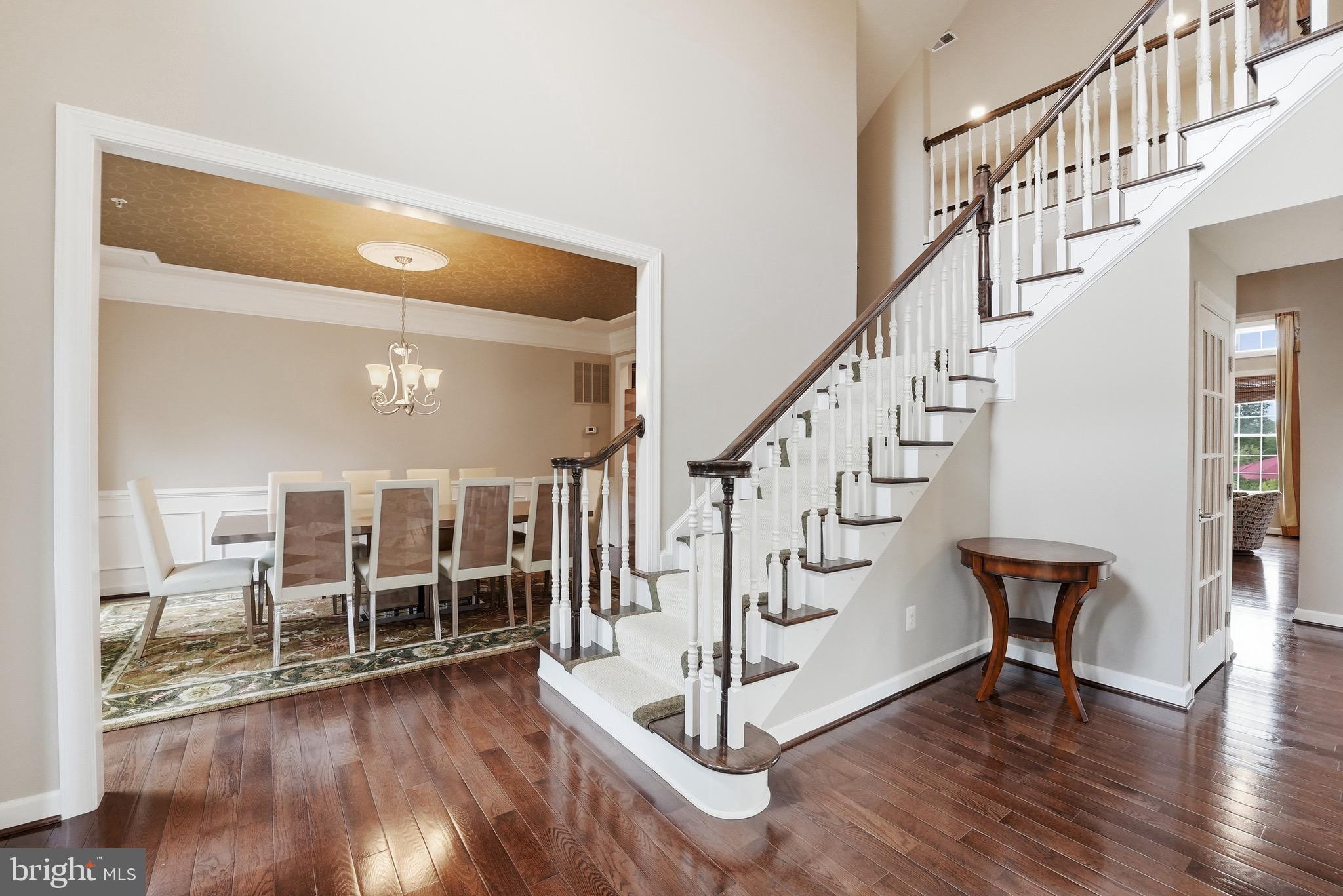 VIRGINIA MANOR - Residential