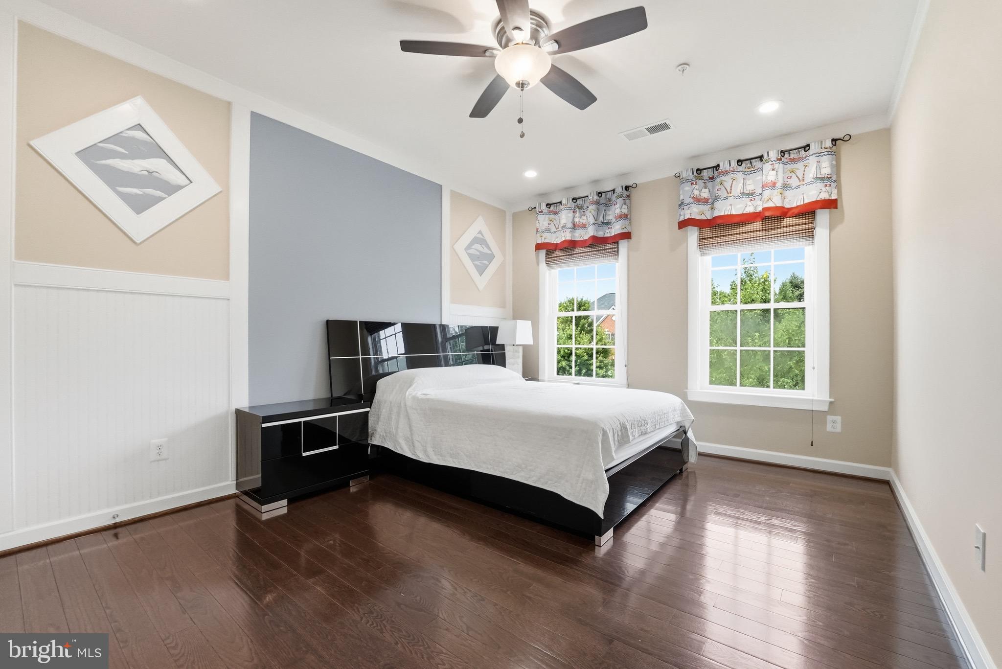 VIRGINIA MANOR - Residential