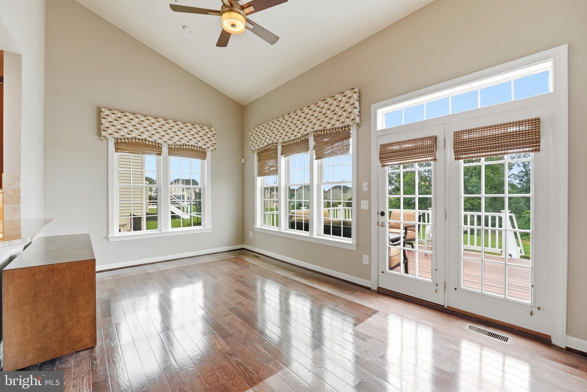 VIRGINIA MANOR - Residential