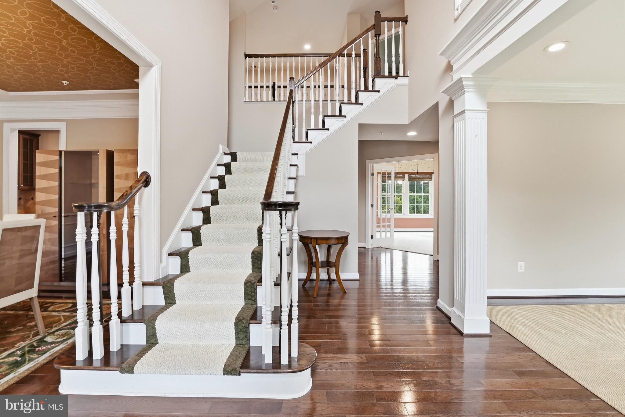 VIRGINIA MANOR - Residential
