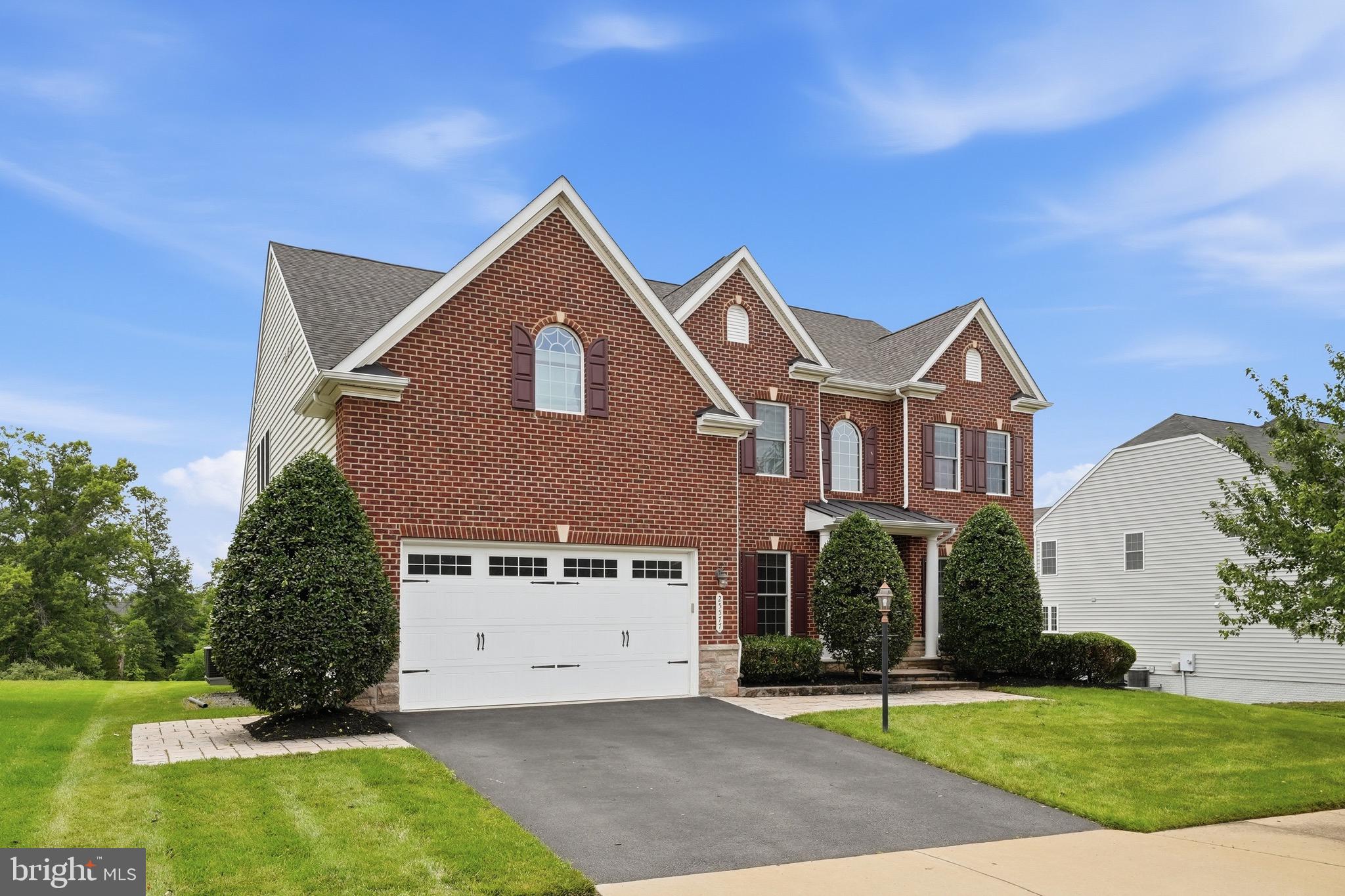 VIRGINIA MANOR - Residential