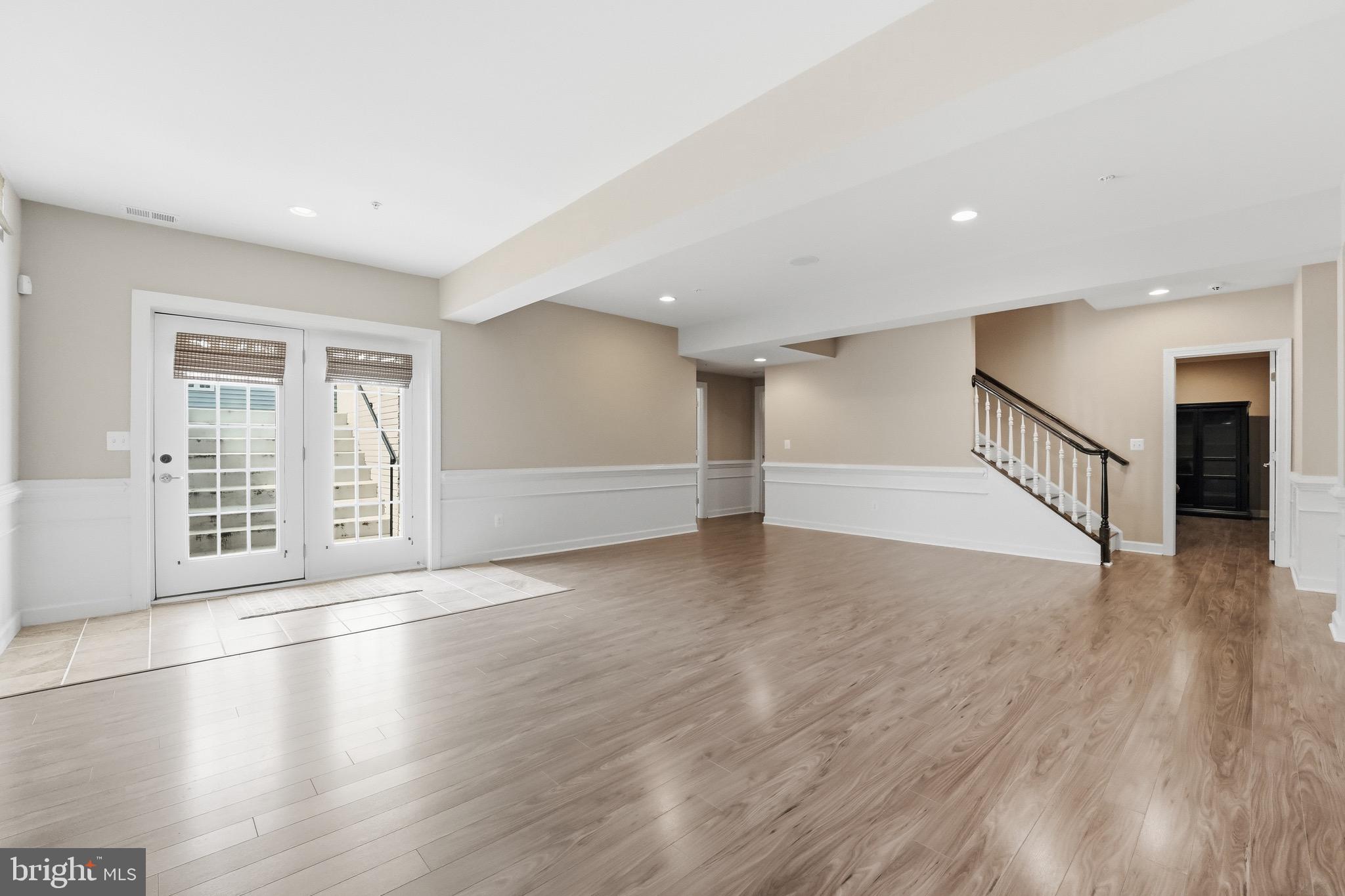 VIRGINIA MANOR - Residential