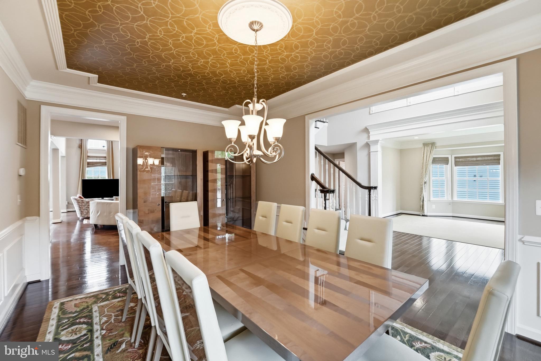 VIRGINIA MANOR - Residential