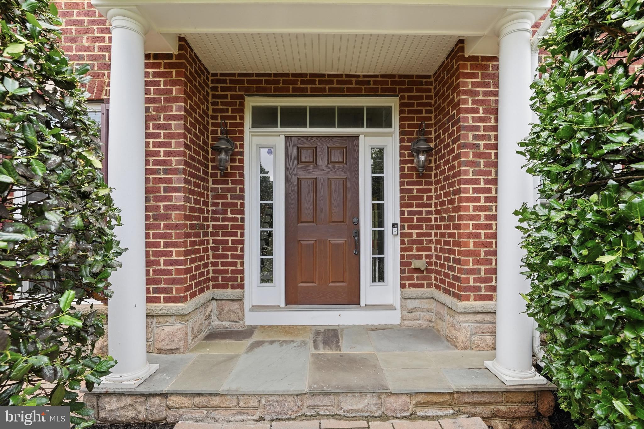 VIRGINIA MANOR - Residential