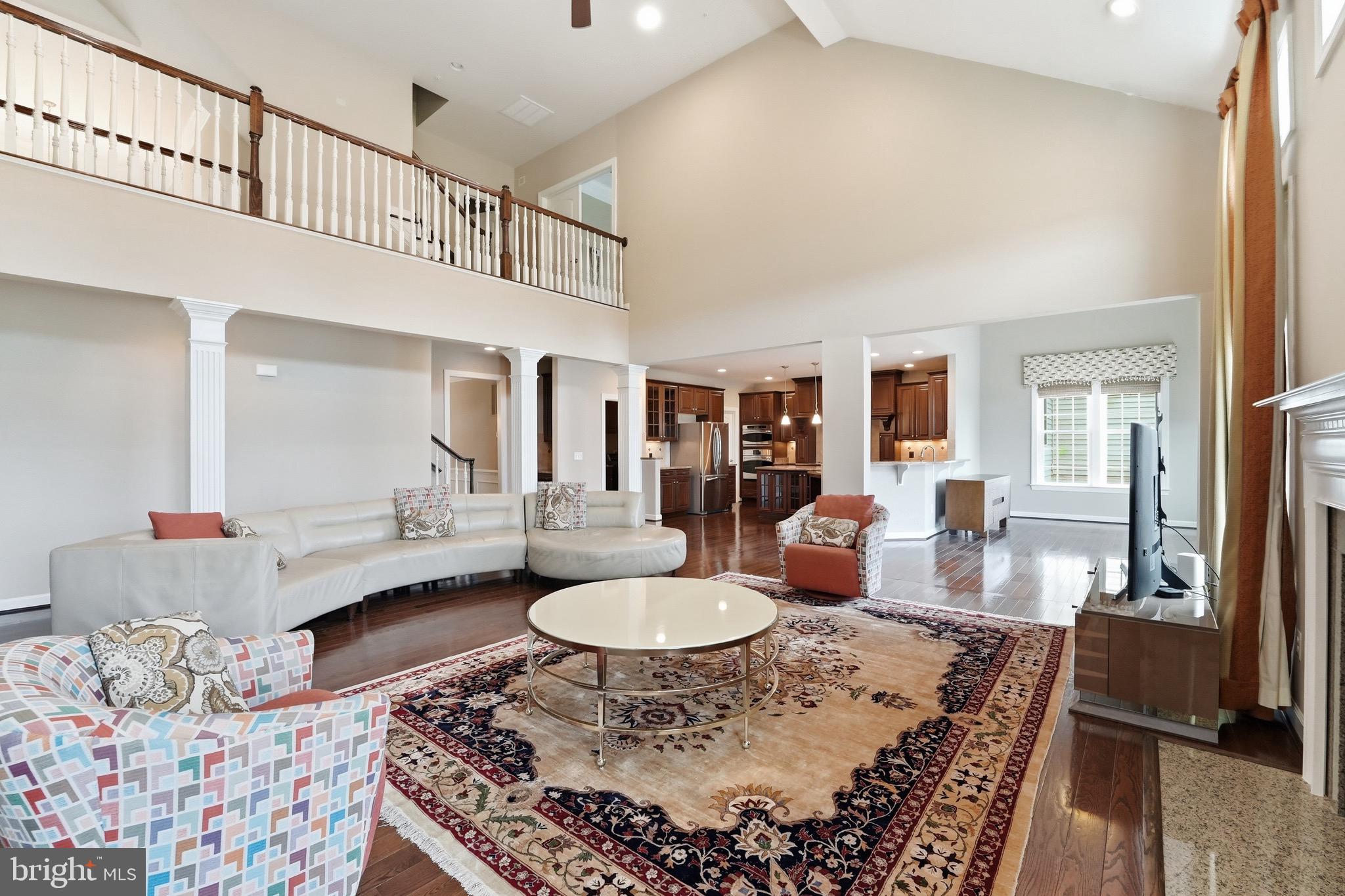 VIRGINIA MANOR - Residential