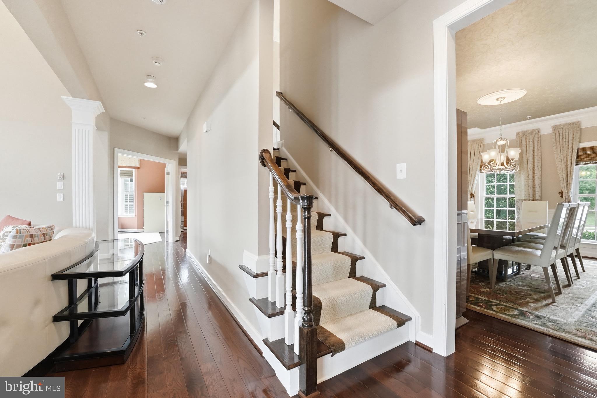 VIRGINIA MANOR - Residential