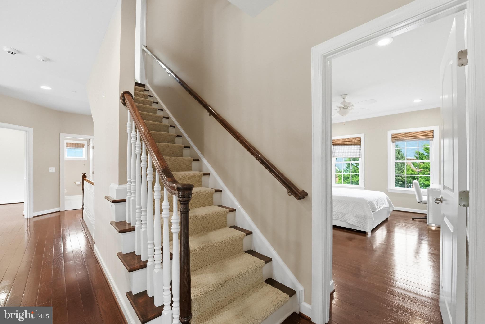 VIRGINIA MANOR - Residential