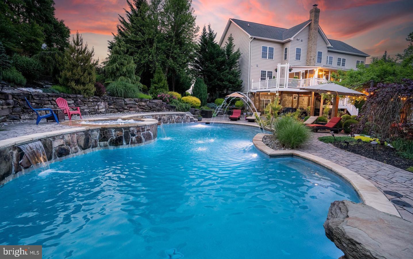RIVER DOWNS - Residential