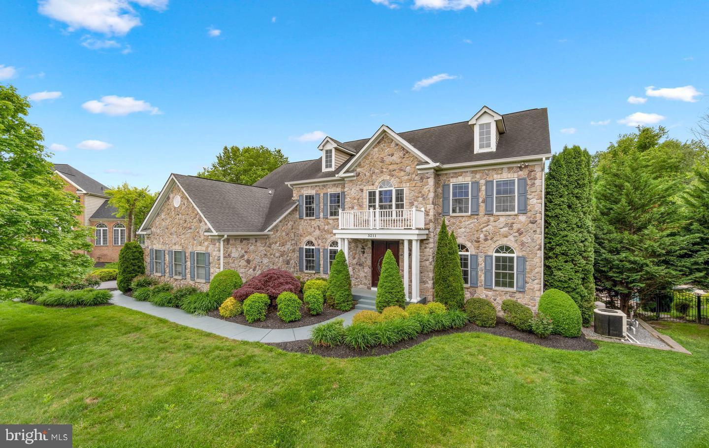 RIVER DOWNS - Residential
