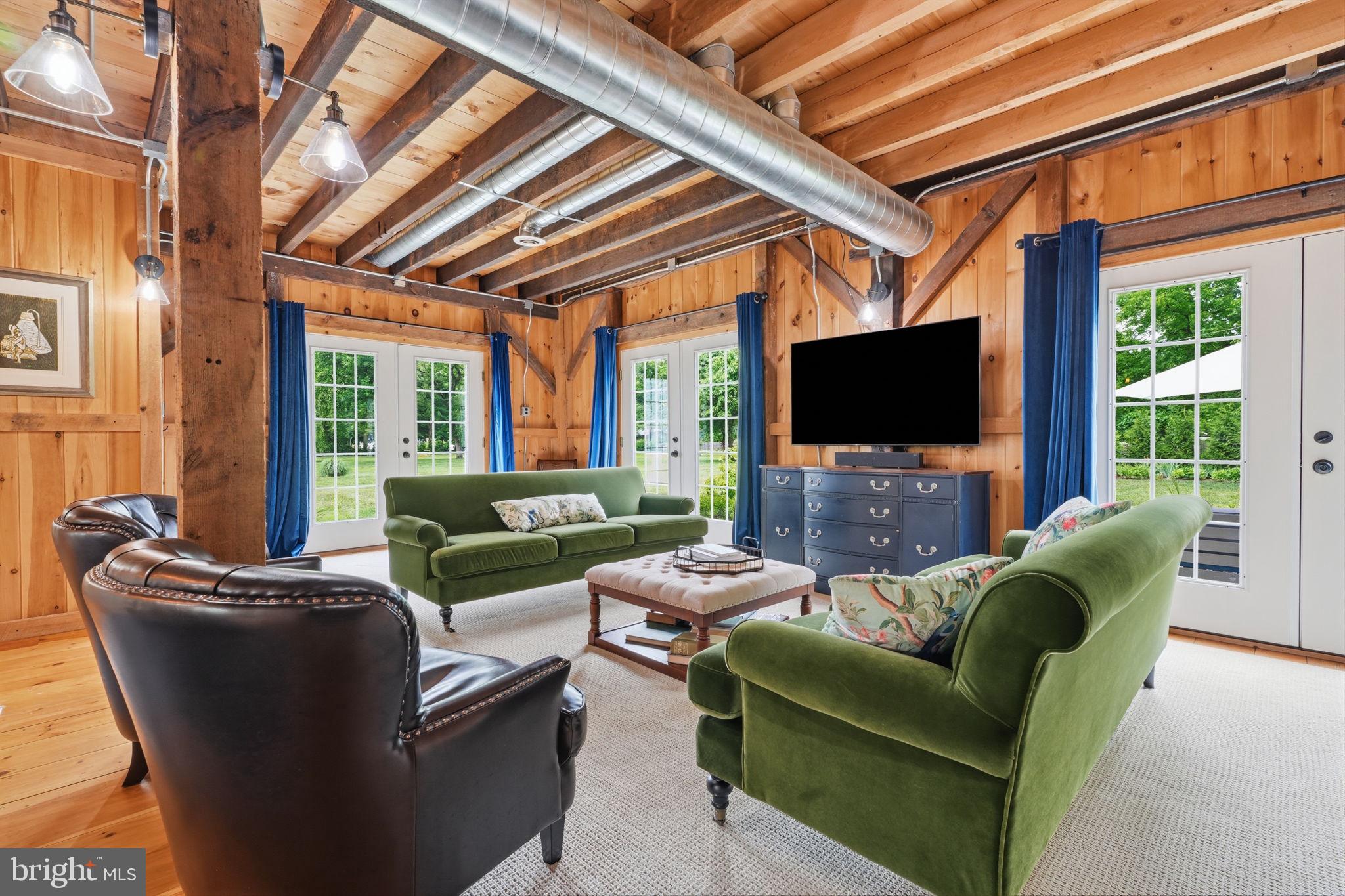 RIVER GLEN - Residential