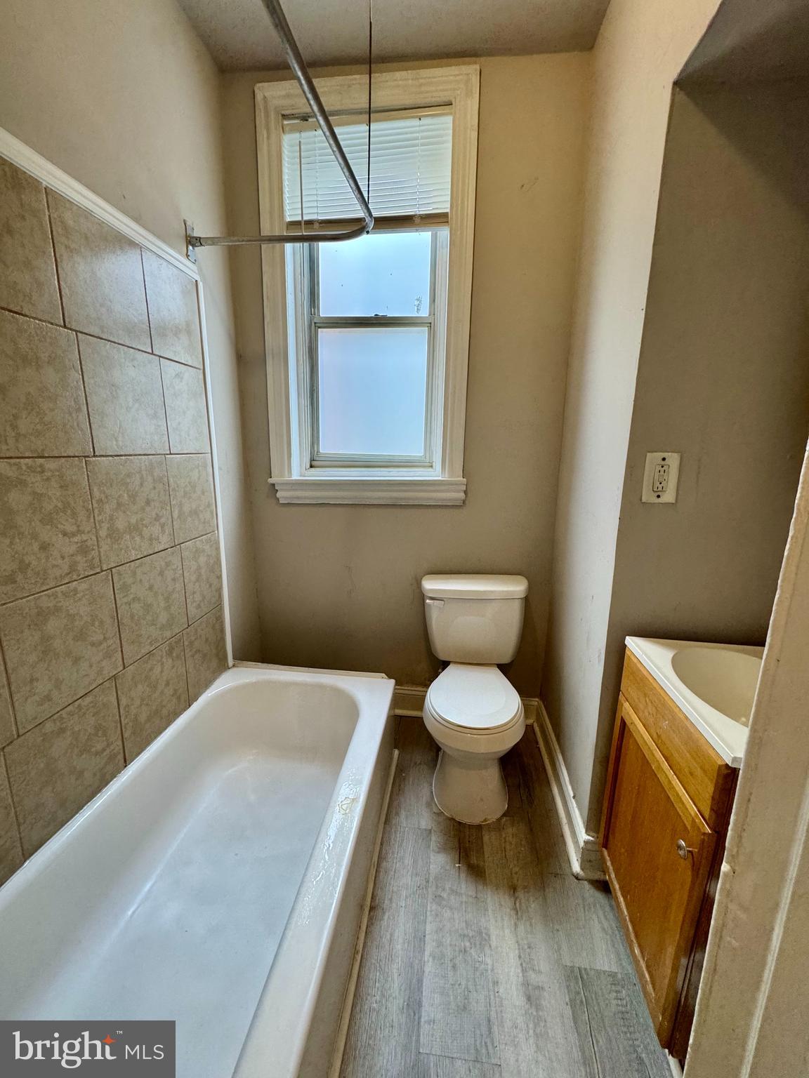 STRAWBERRY MANSION - Residential Lease