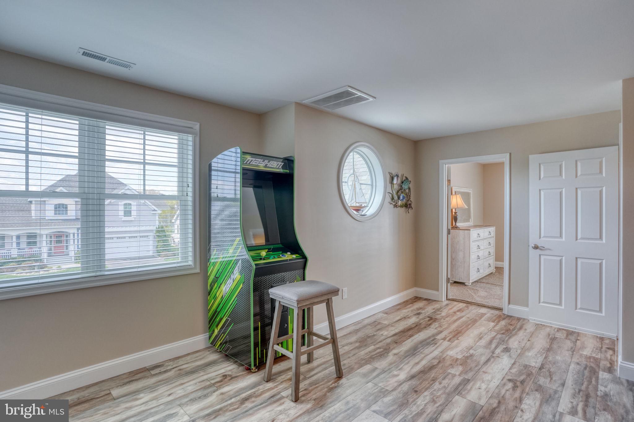 SOLITUDES ON WHITES CREEK - Residential