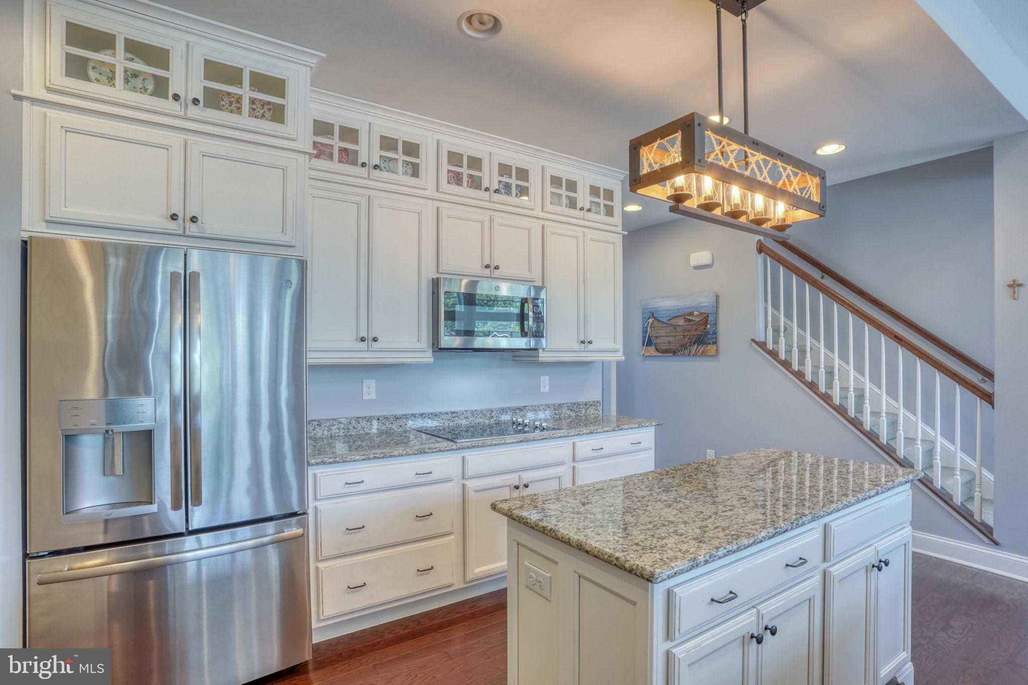 SOLITUDES ON WHITES CREEK - Residential