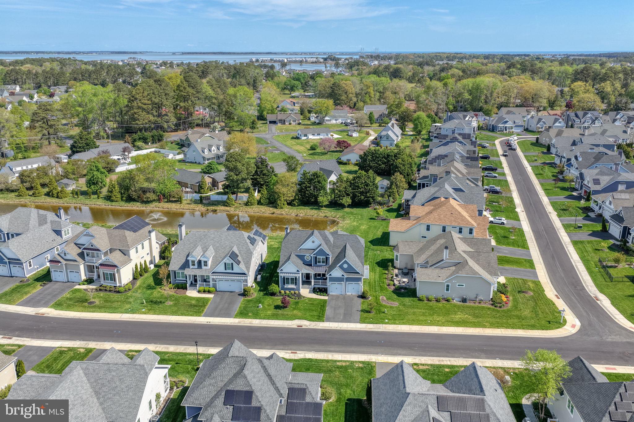 SOLITUDES ON WHITES CREEK - Residential