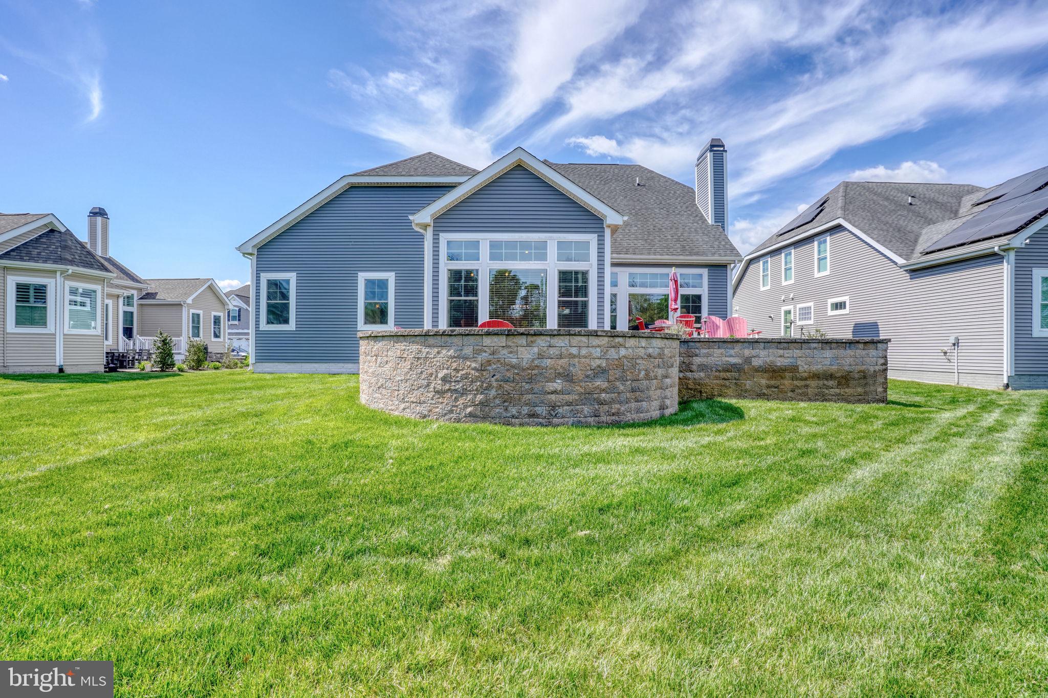 SOLITUDES ON WHITES CREEK - Residential