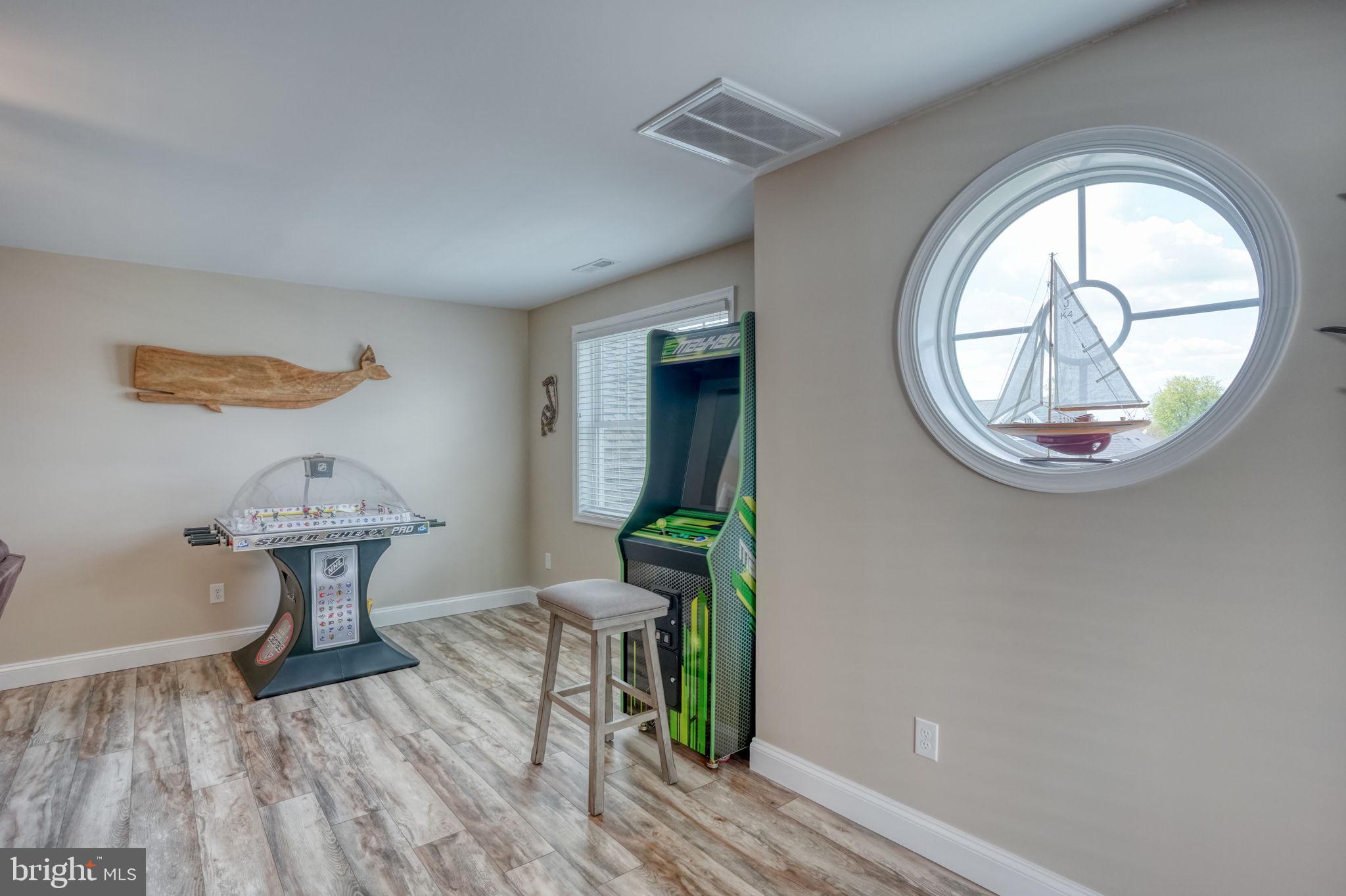 SOLITUDES ON WHITES CREEK - Residential