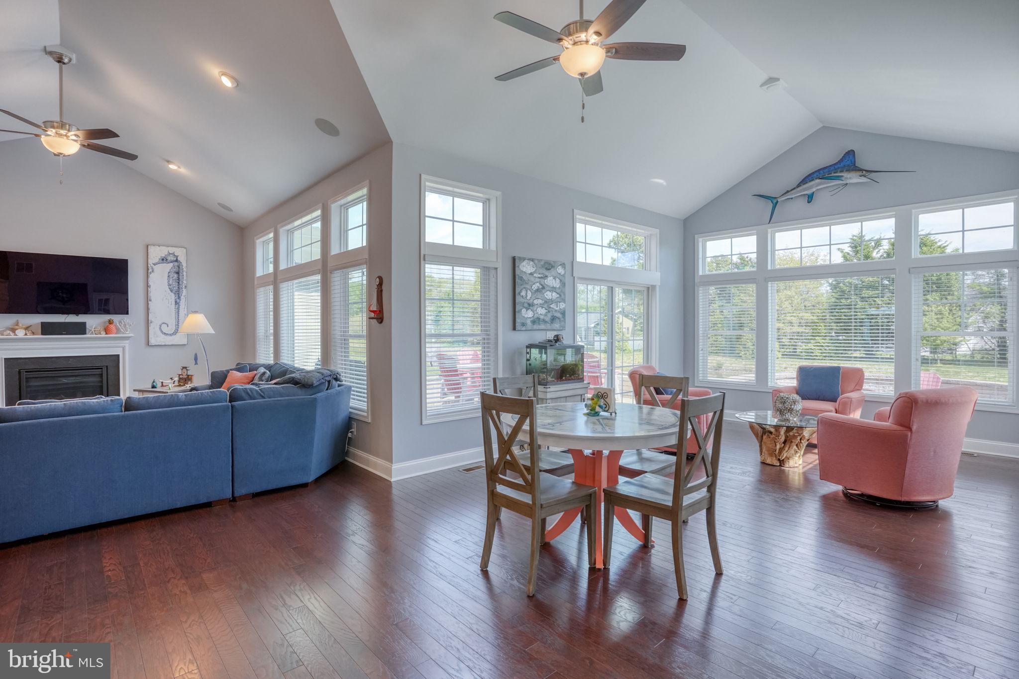 SOLITUDES ON WHITES CREEK - Residential