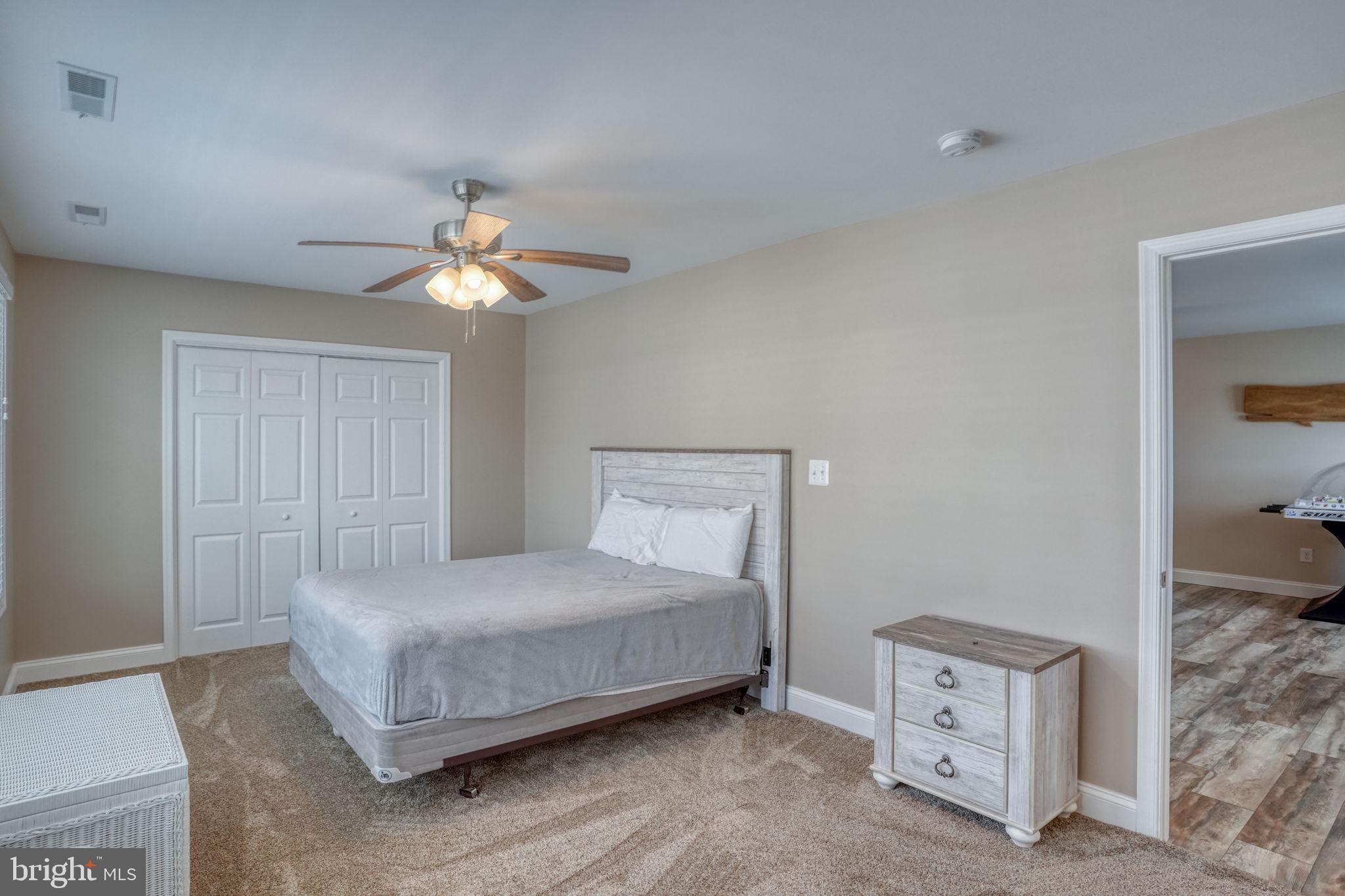 SOLITUDES ON WHITES CREEK - Residential