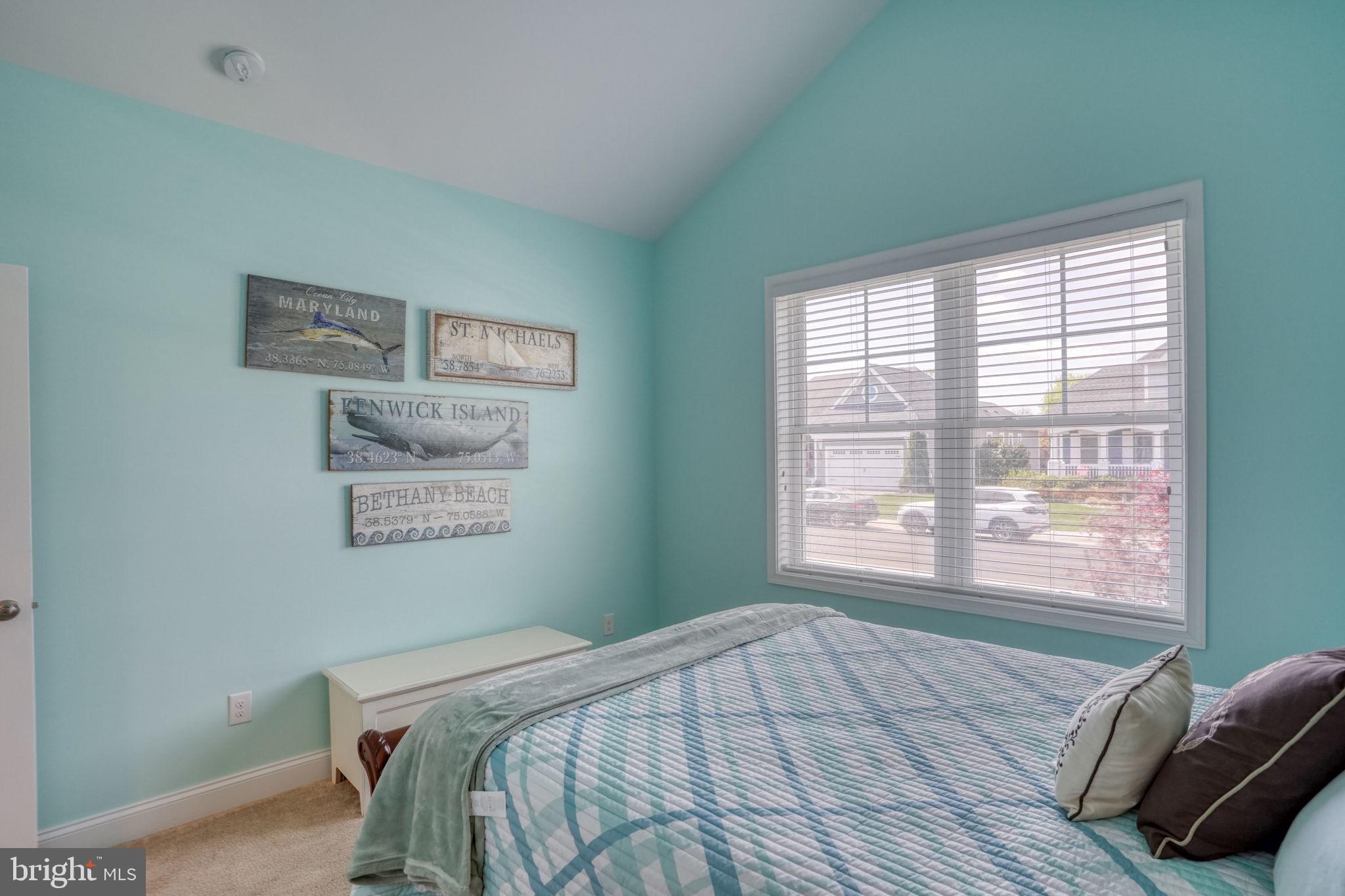 SOLITUDES ON WHITES CREEK - Residential