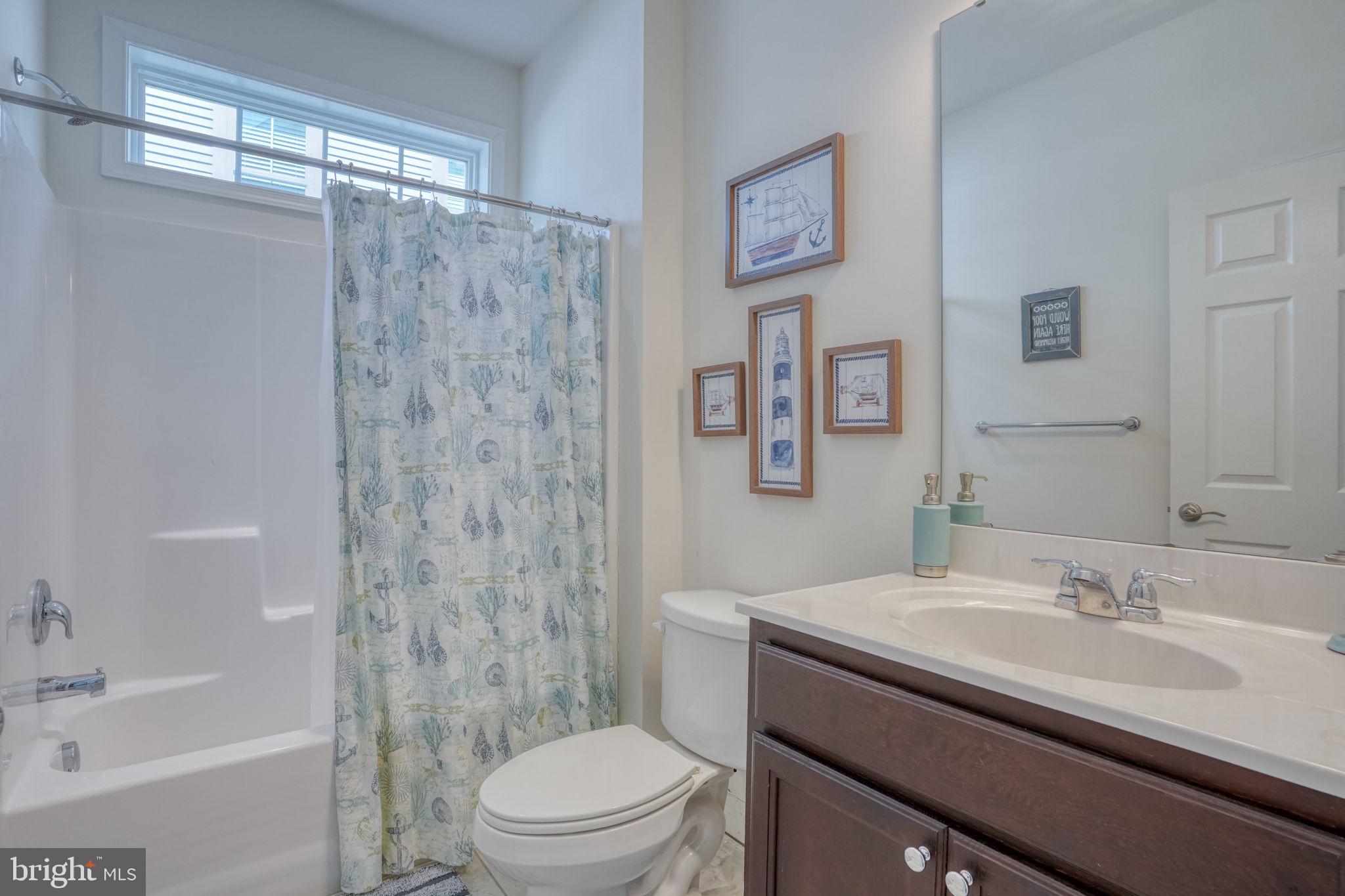 SOLITUDES ON WHITES CREEK - Residential