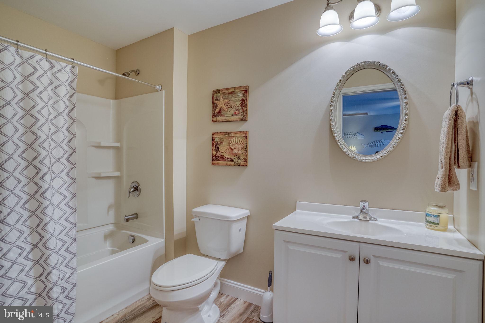 SOLITUDES ON WHITES CREEK - Residential