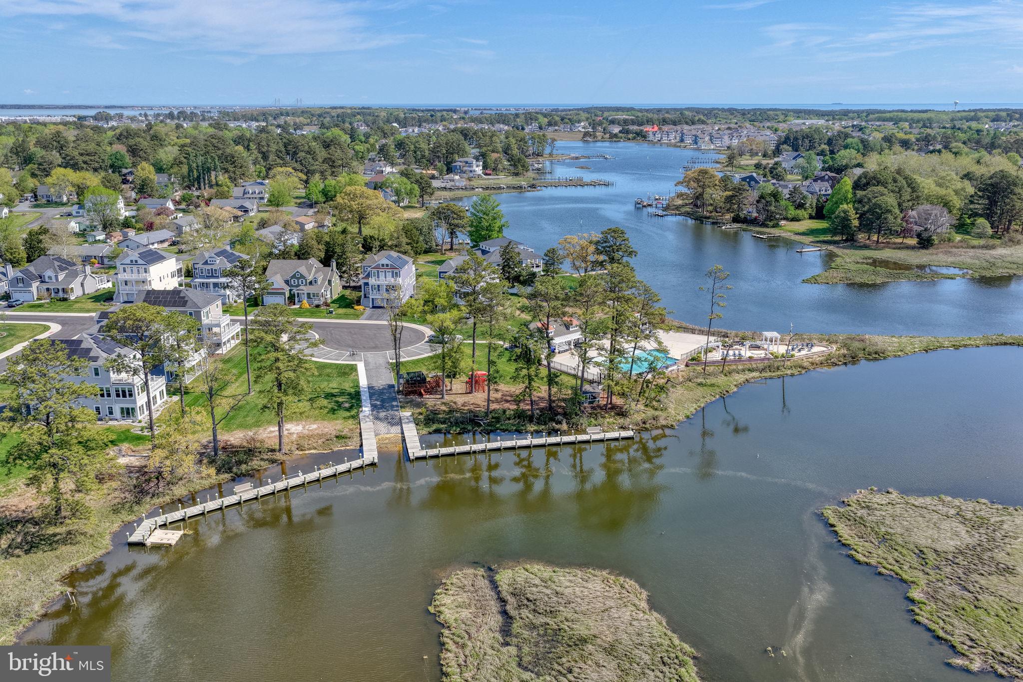 SOLITUDES ON WHITES CREEK - Residential
