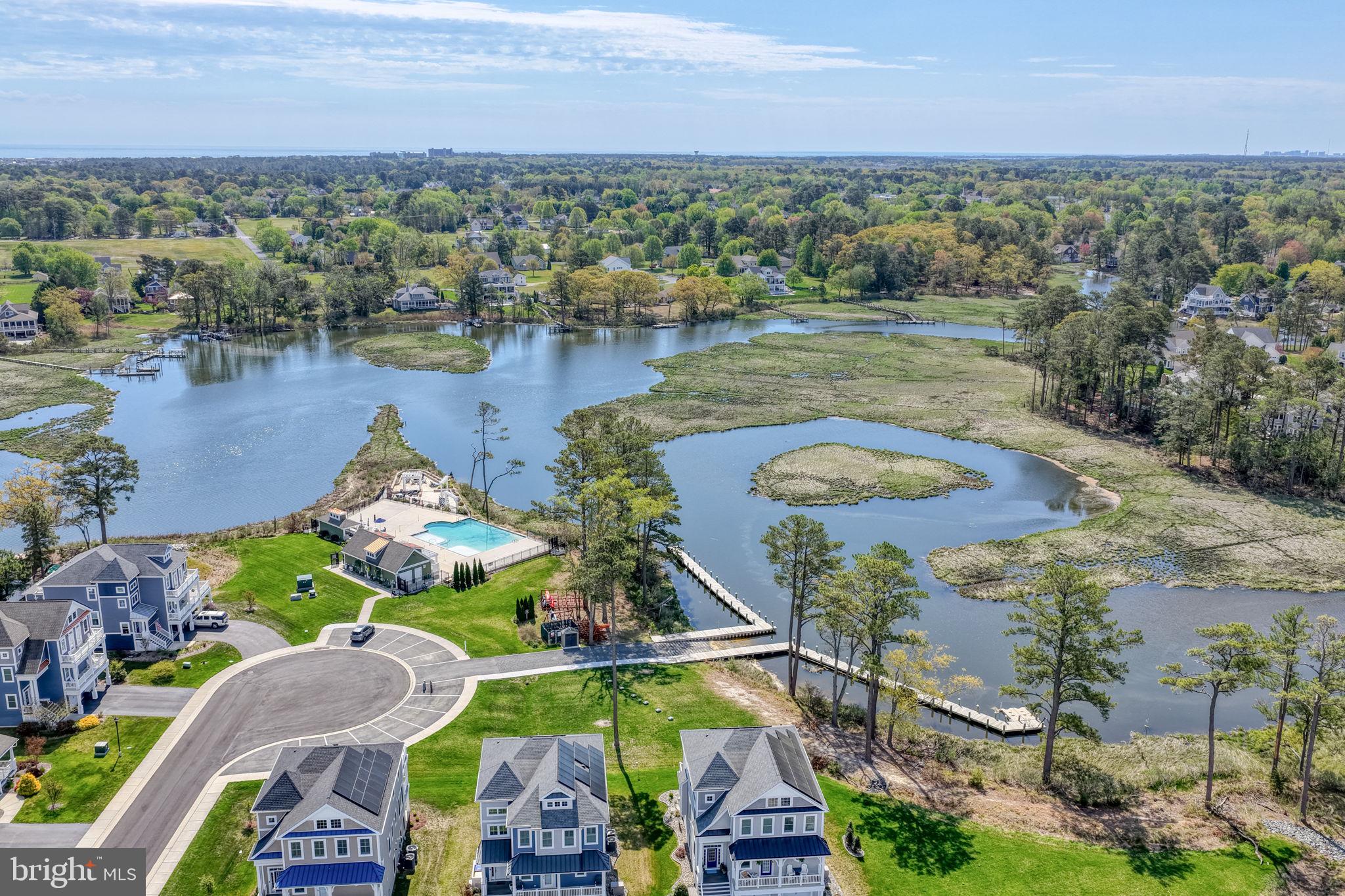 SOLITUDES ON WHITES CREEK - Residential