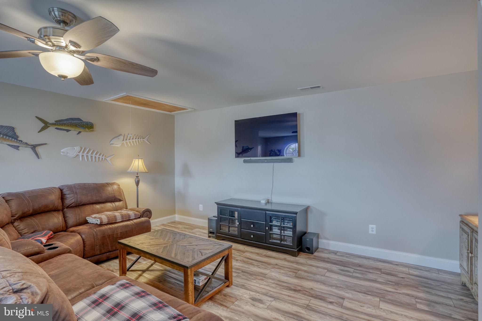 SOLITUDES ON WHITES CREEK - Residential