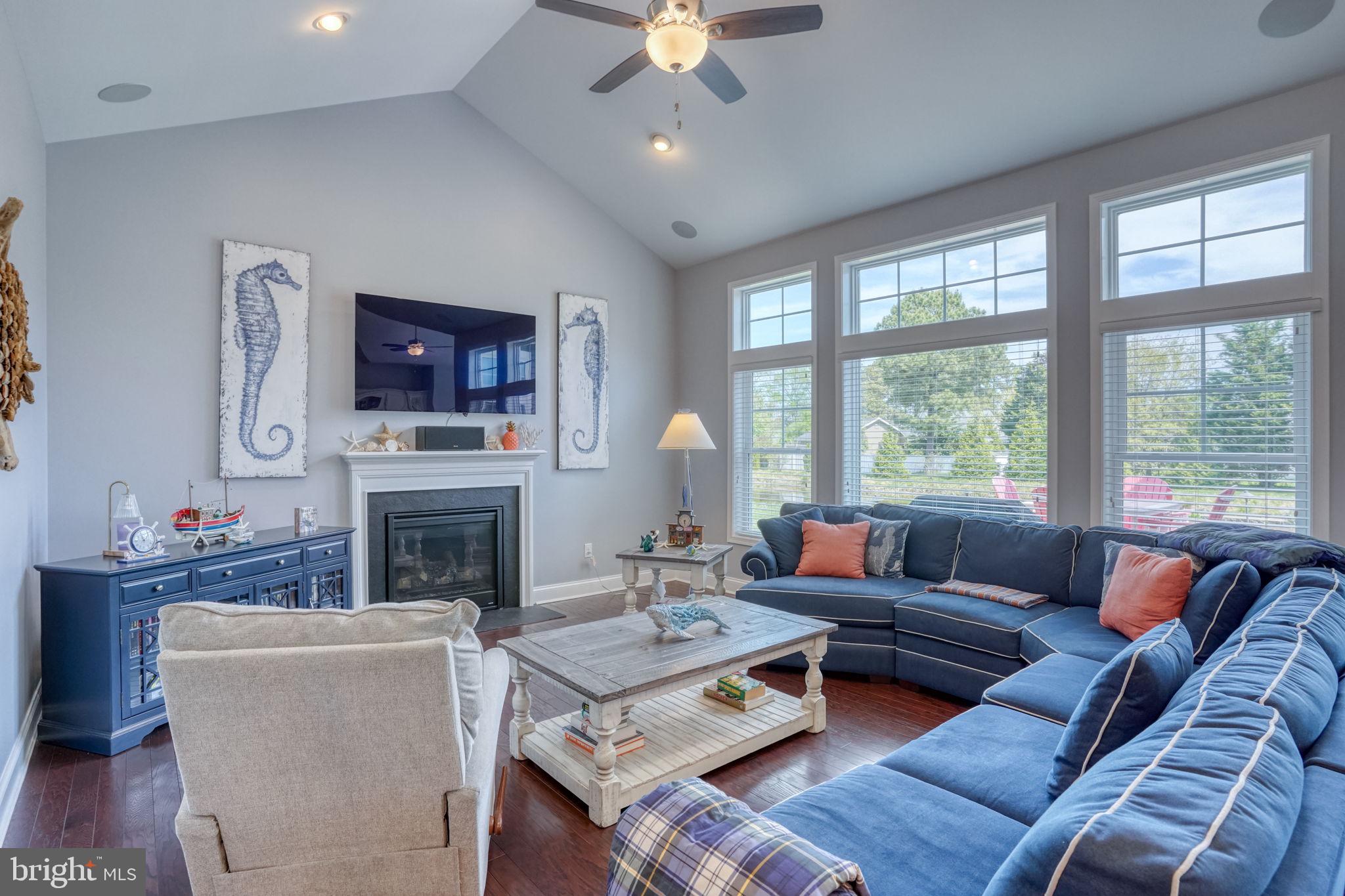SOLITUDES ON WHITES CREEK - Residential