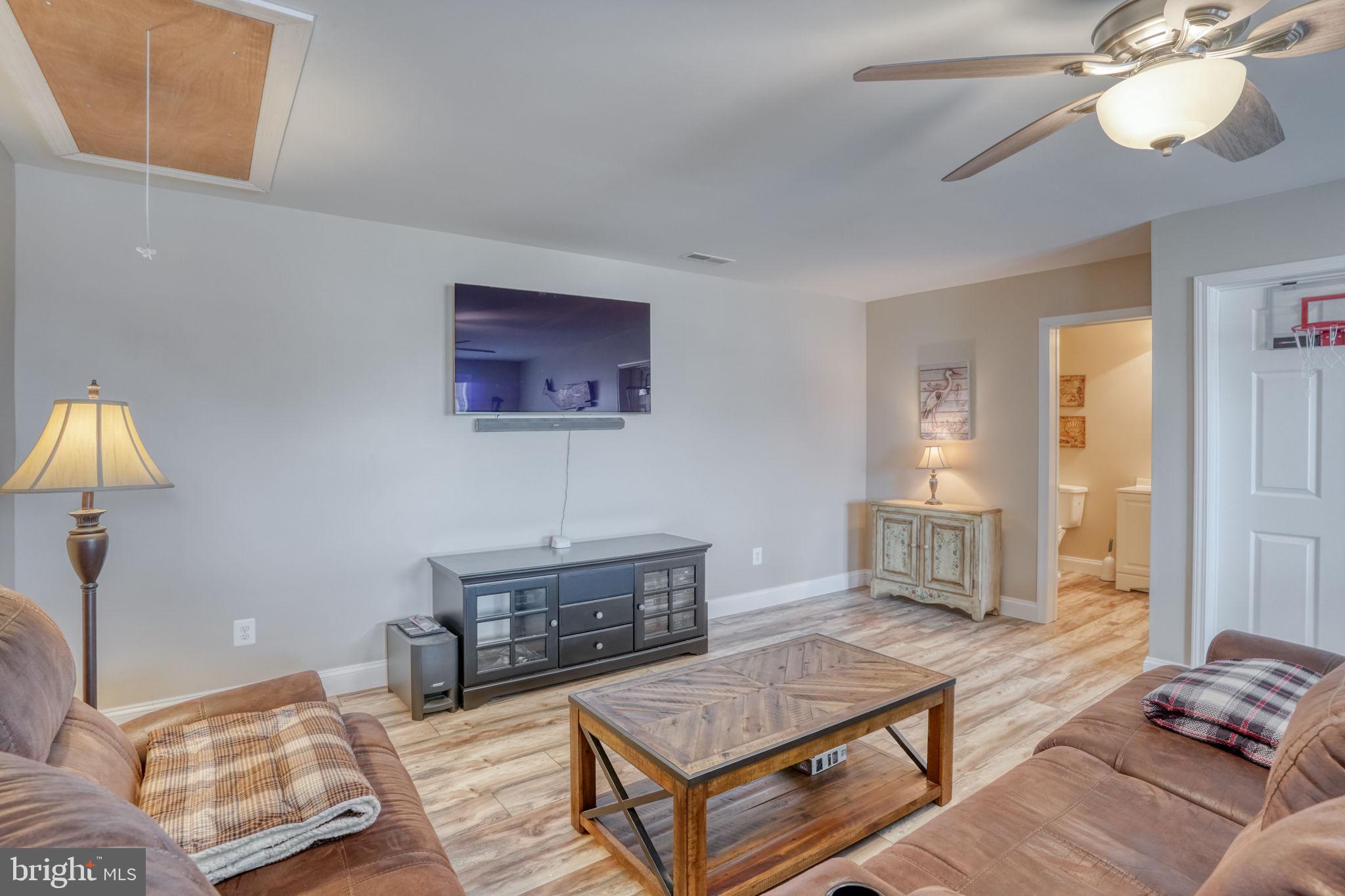 SOLITUDES ON WHITES CREEK - Residential