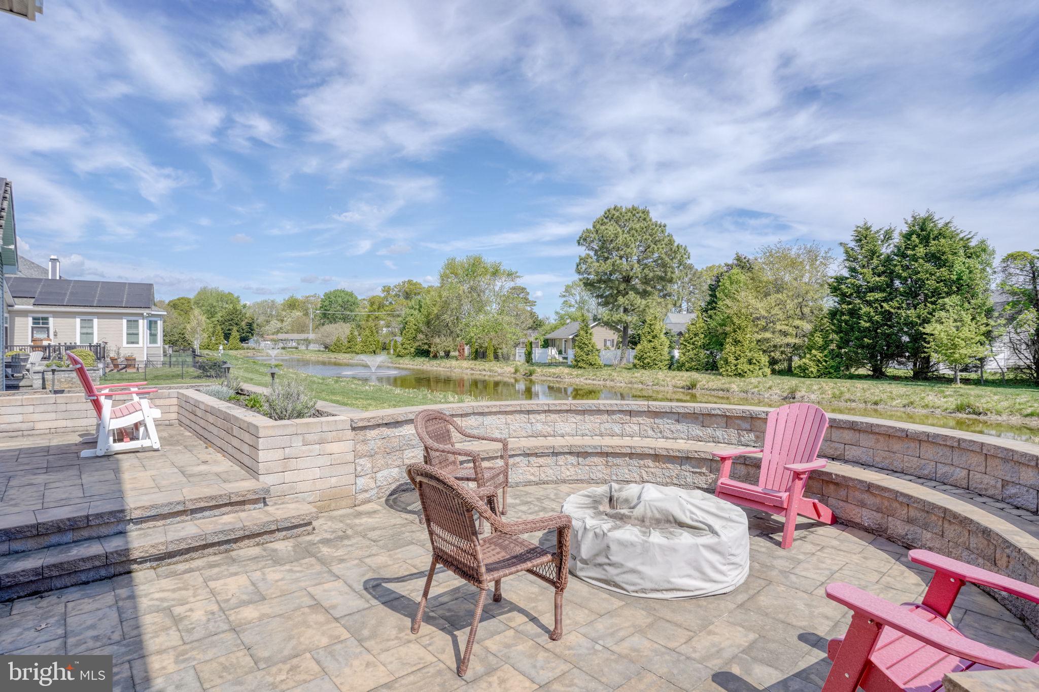 SOLITUDES ON WHITES CREEK - Residential