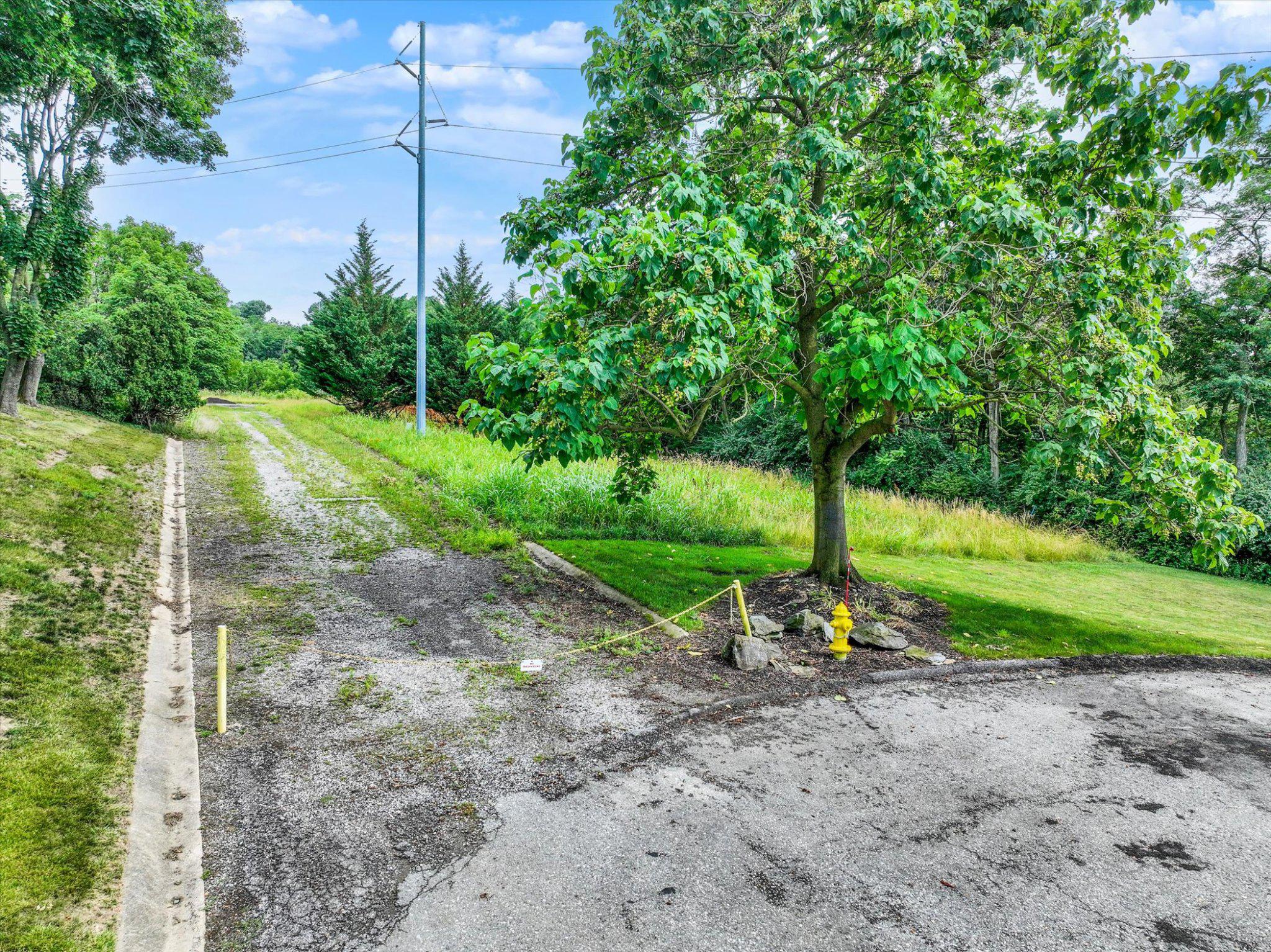 STRATHCONA HILLS - Land