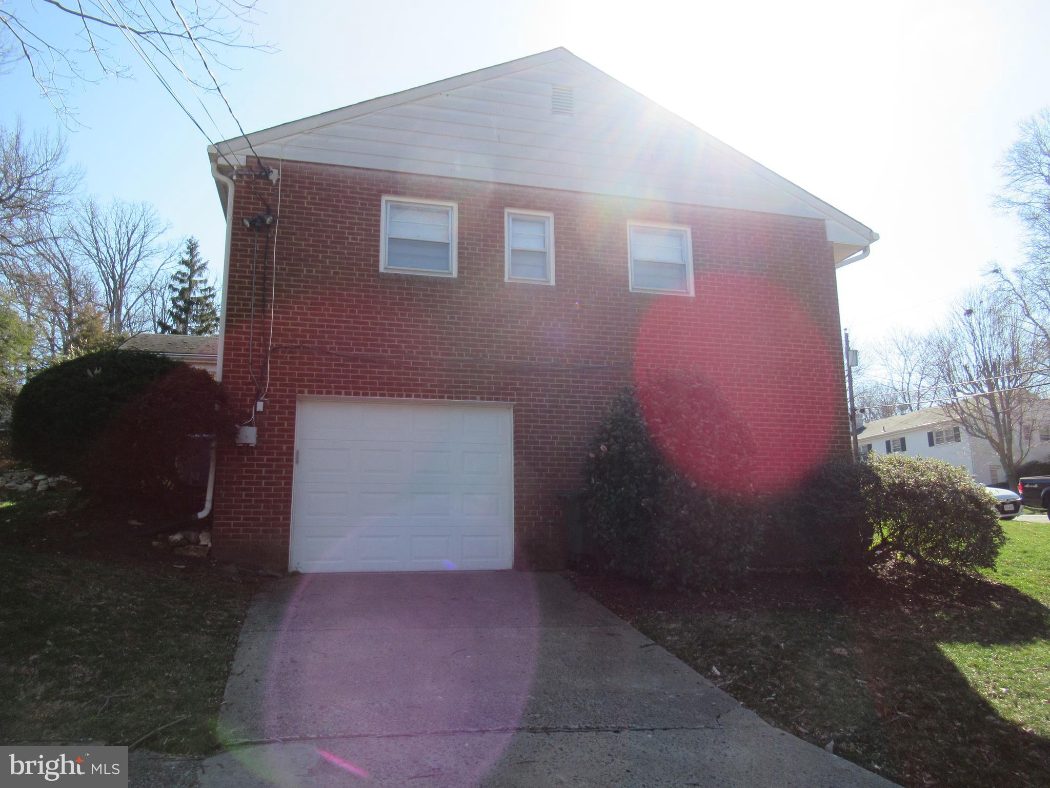 BOULEVARD MANOR - Residential Lease