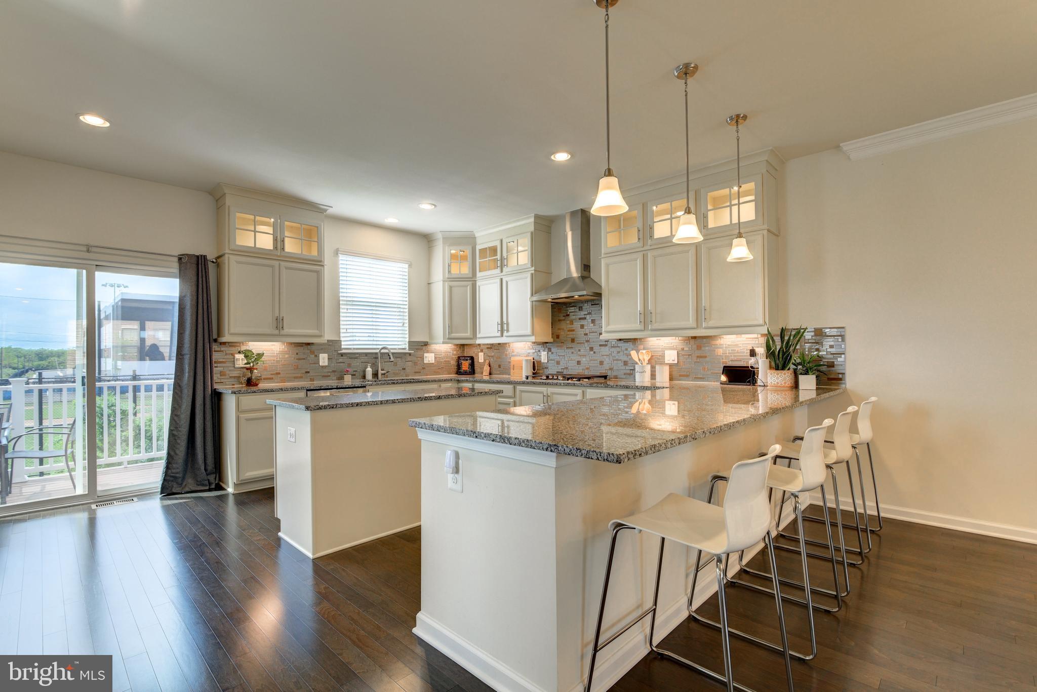 DISCOVERY SQUARE - Residential