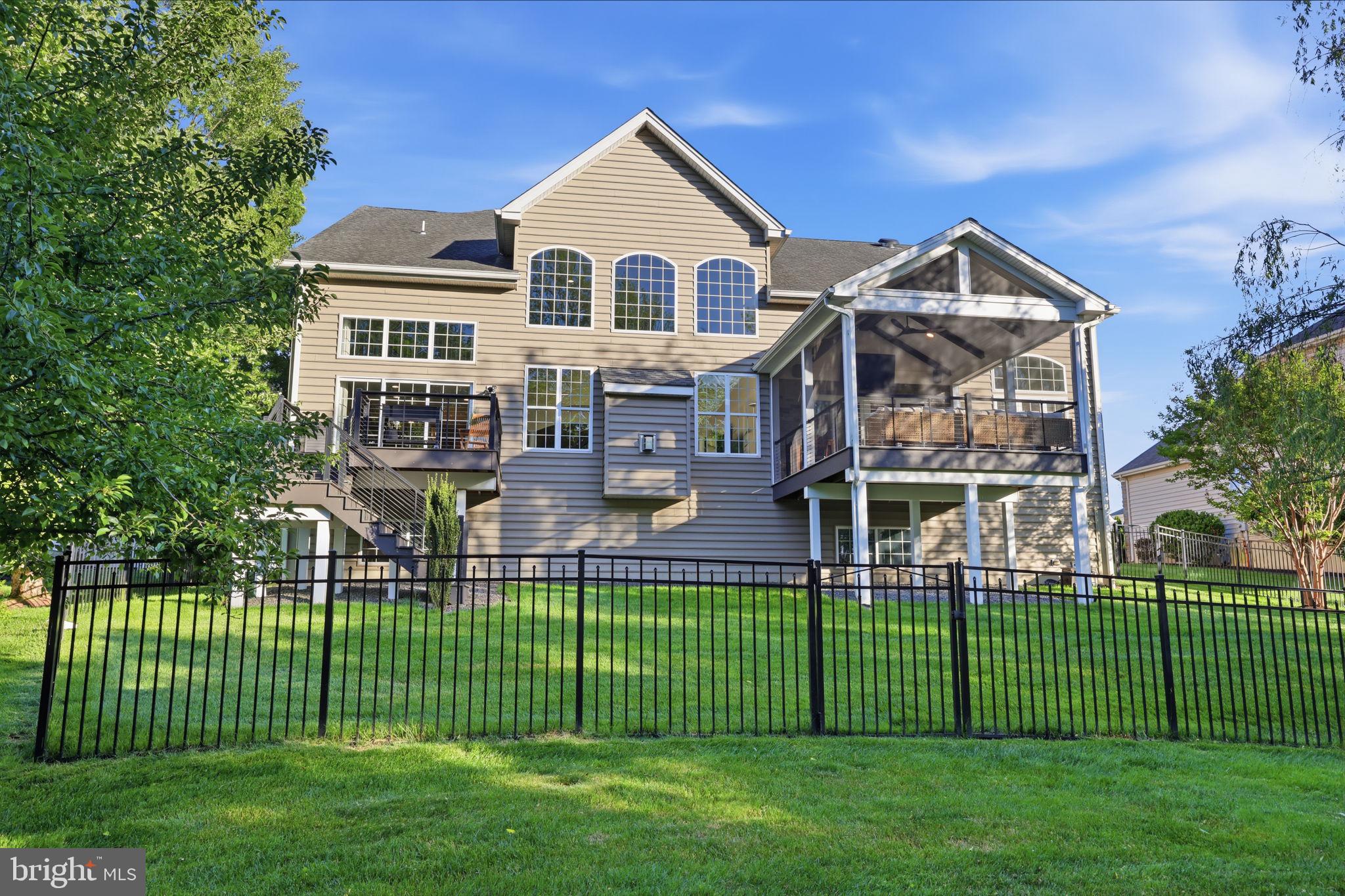 GOLF CLUB ESTATES - Residential