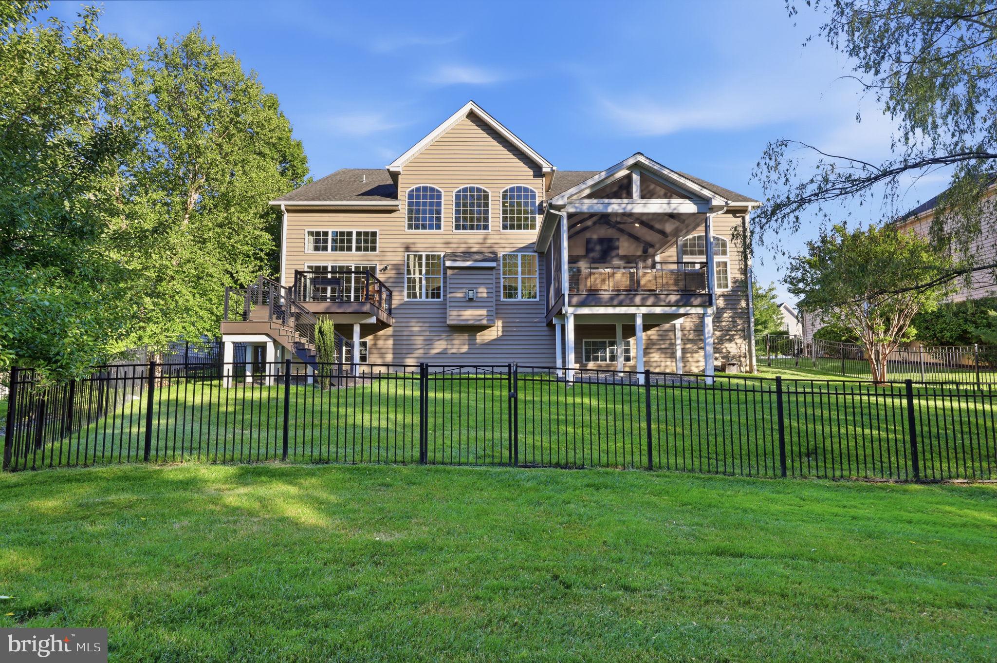 GOLF CLUB ESTATES - Residential