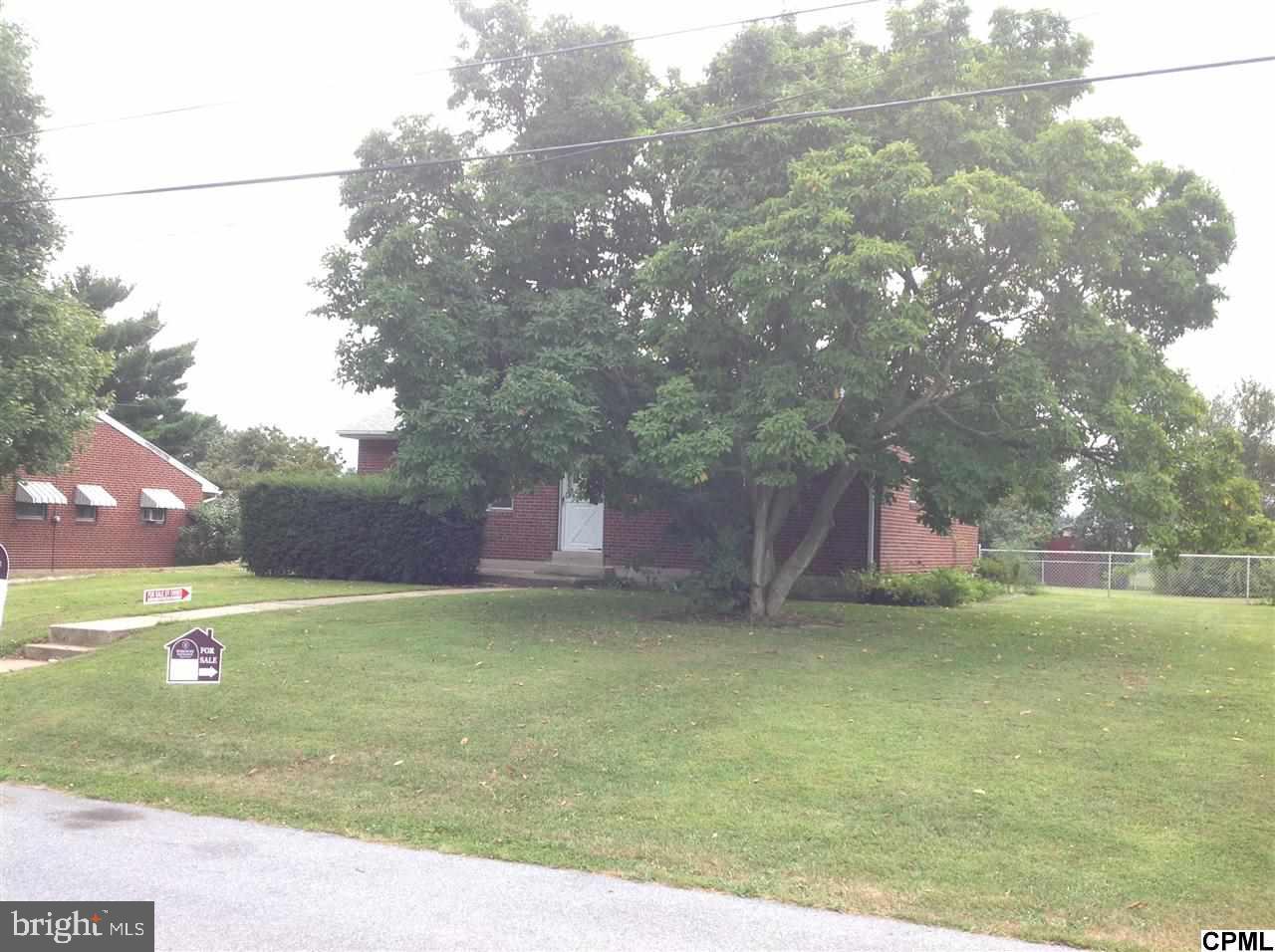 Just a block away from Brightbill Park, this cute little brick rancher is just perfect for the downsizer or first time homeowner. Fresh paint, new carpet and flooring and ready to move in!