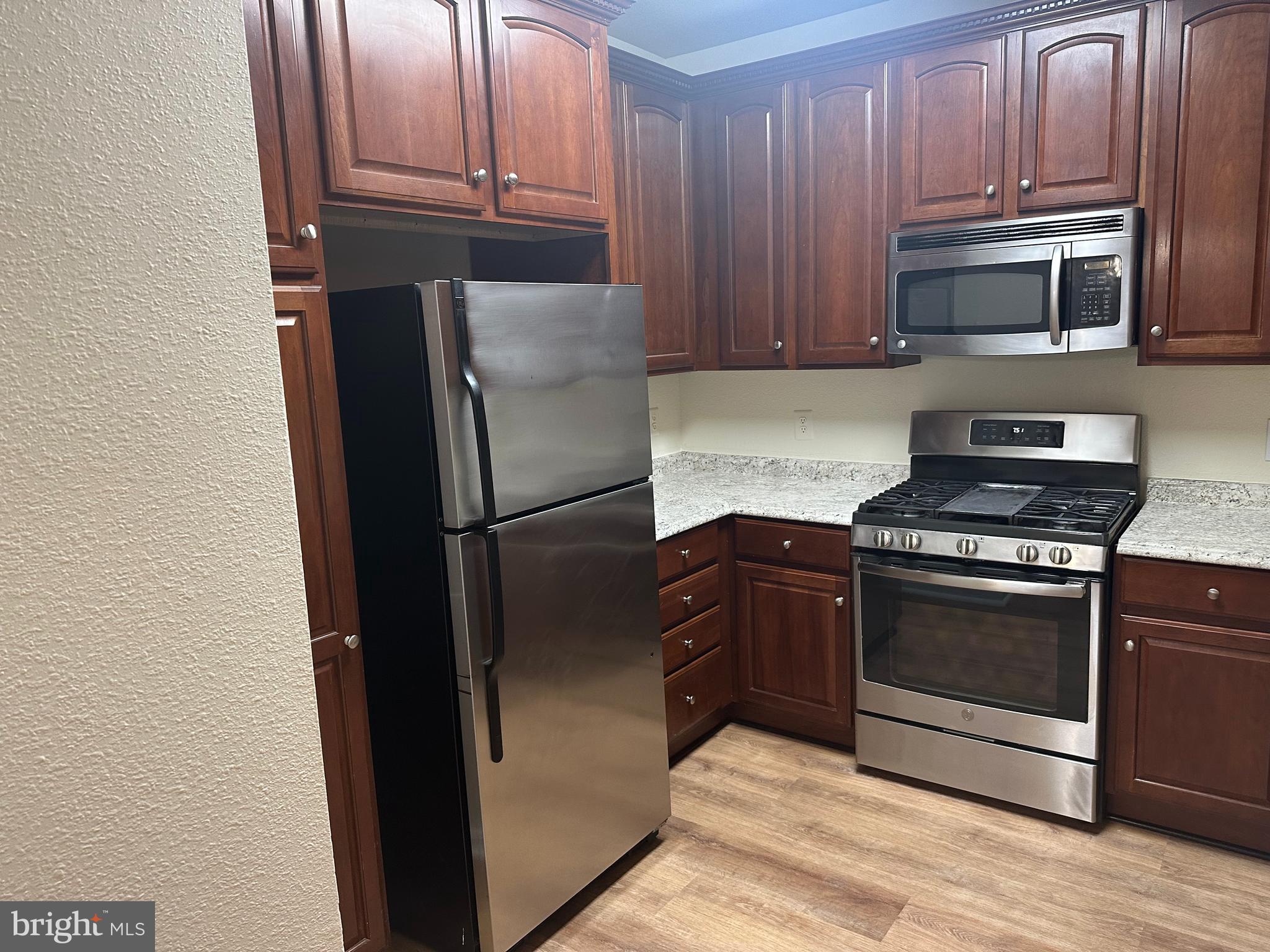 FOX MILL STATION - Residential Lease