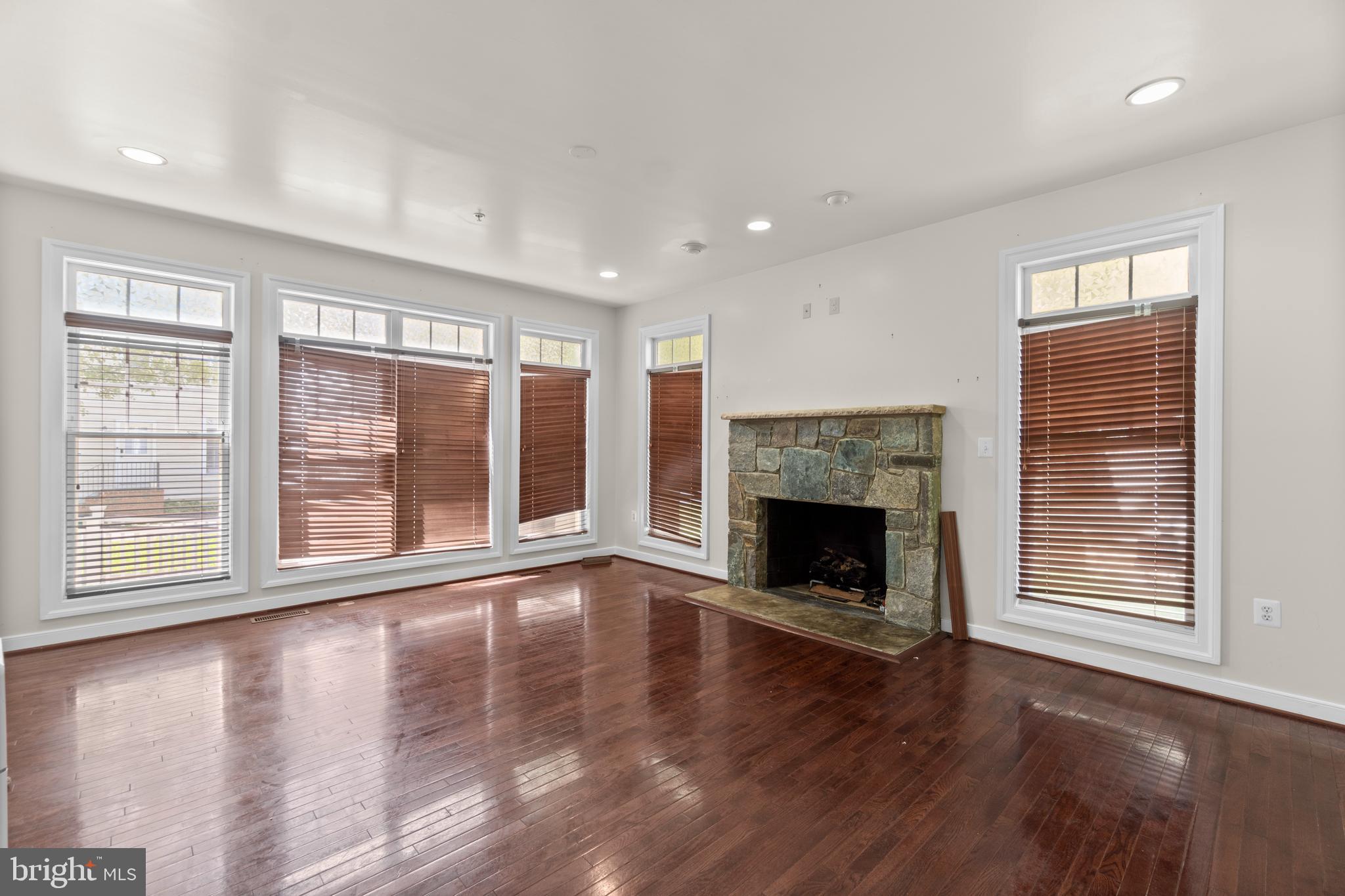AUBURN VILLAGE AT SANDY SPRING - Residential