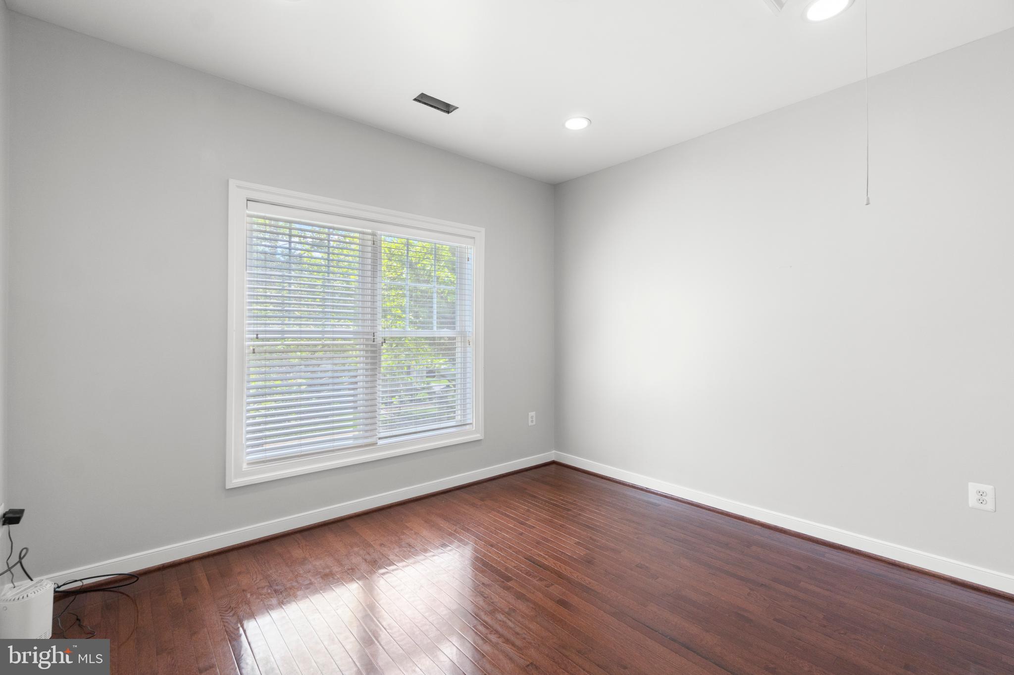 AUBURN VILLAGE AT SANDY SPRING - Residential