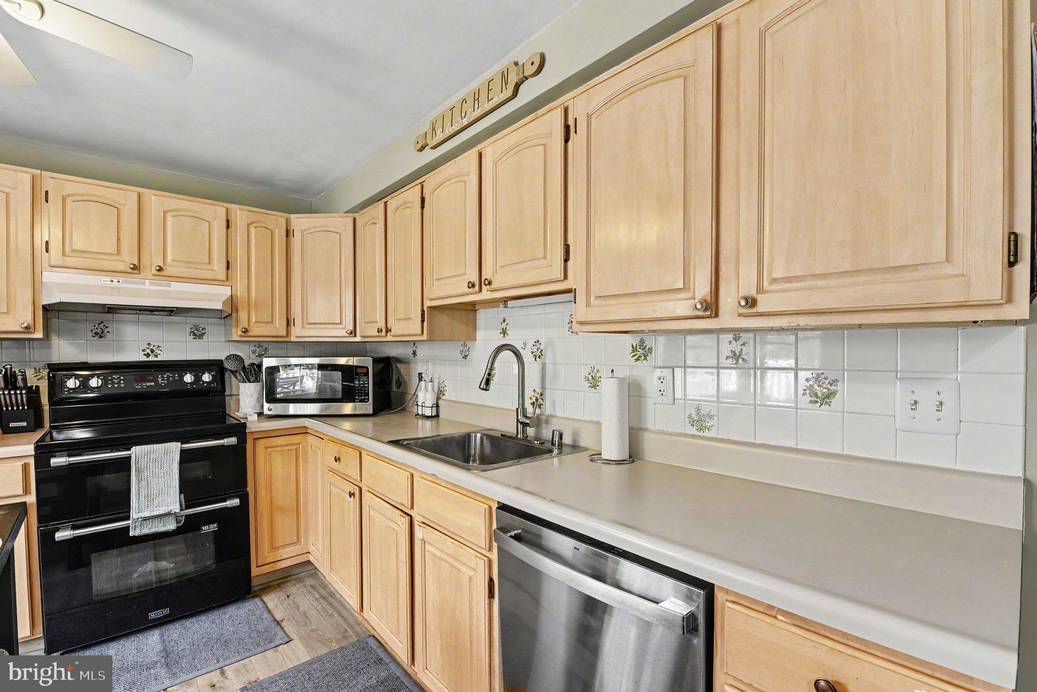 NORTH GATE HALL - Residential