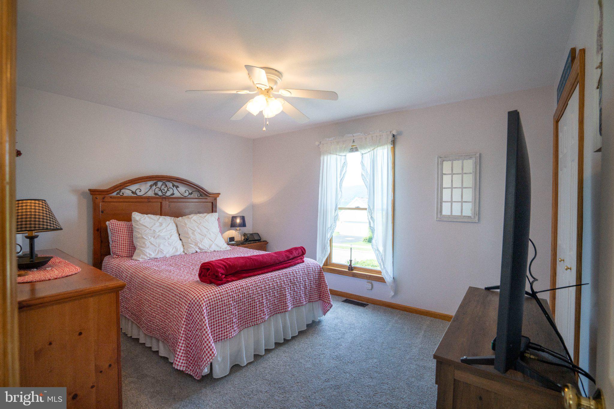 BURNHAM FARM ESTATES - Residential