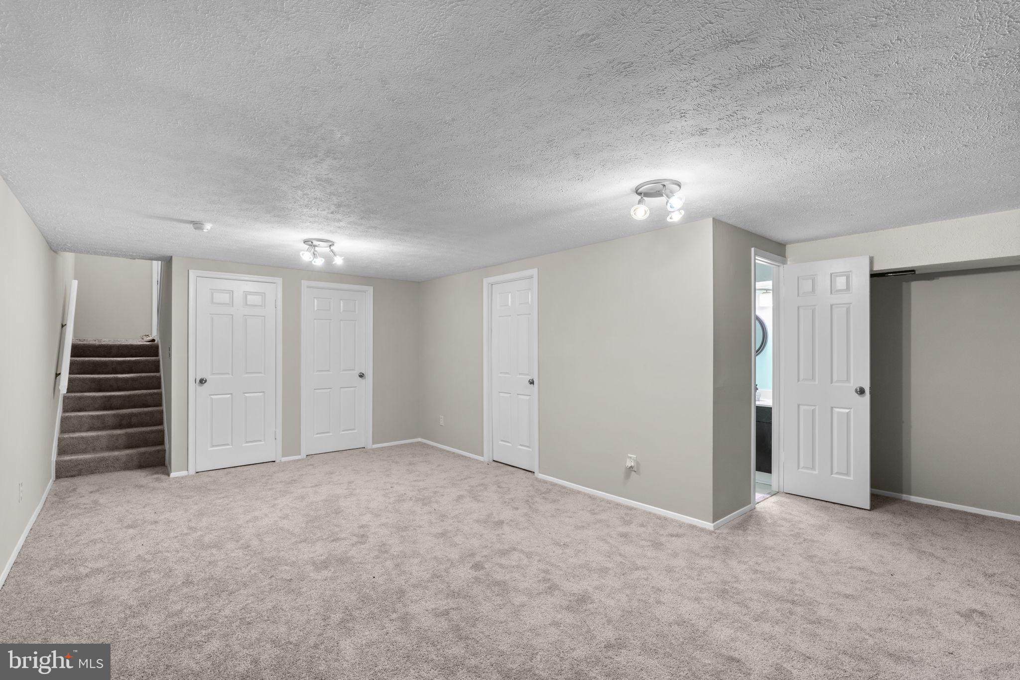 OAKHURST - Residential