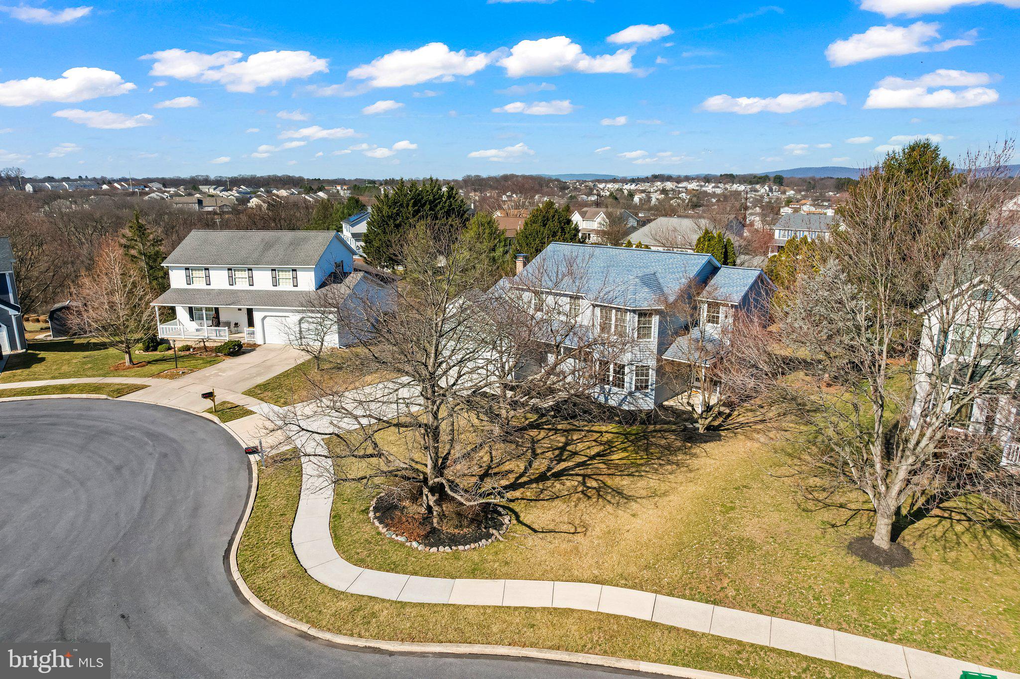 HUNTERS RUN - Residential