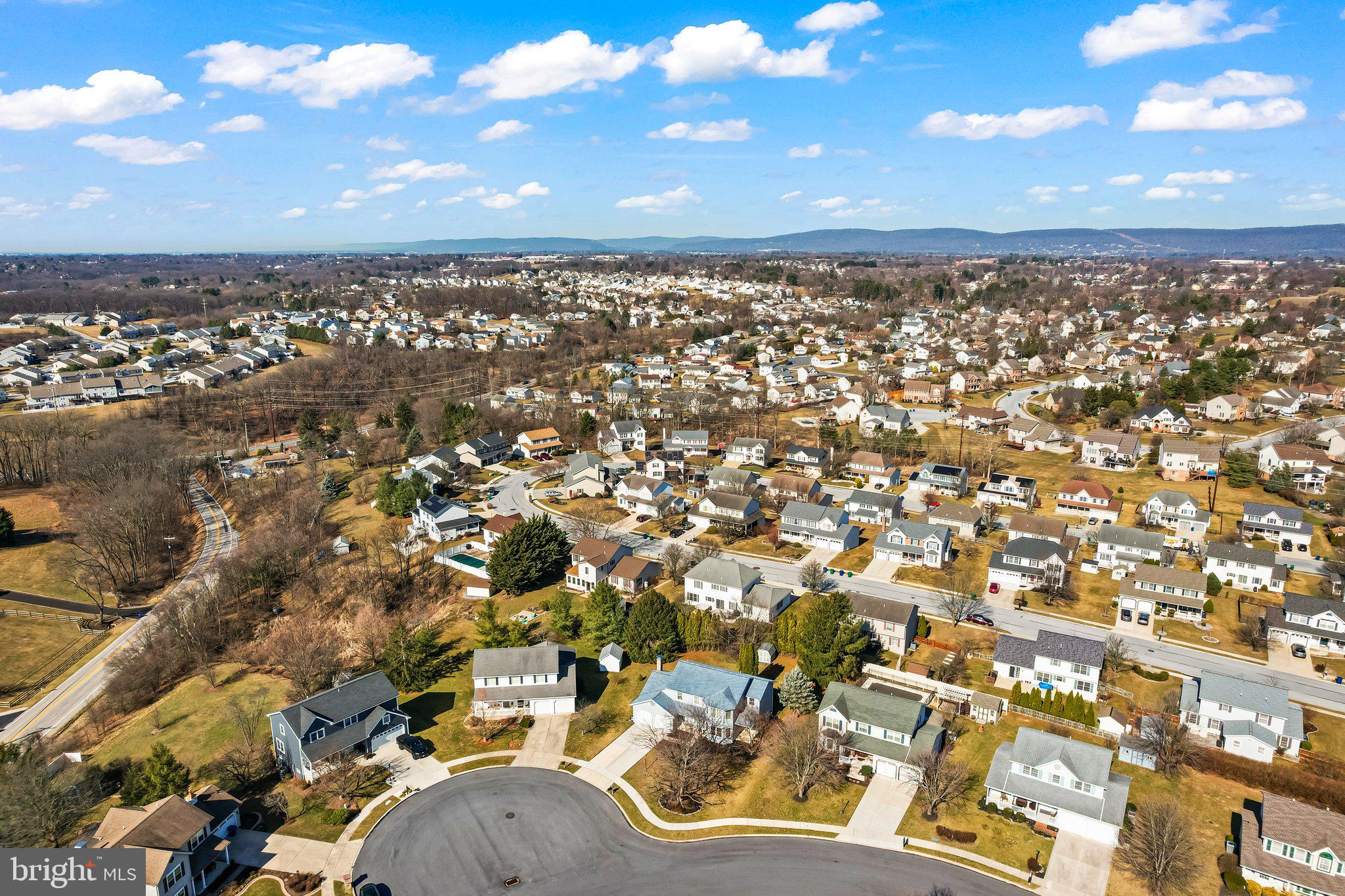 HUNTERS RUN - Residential