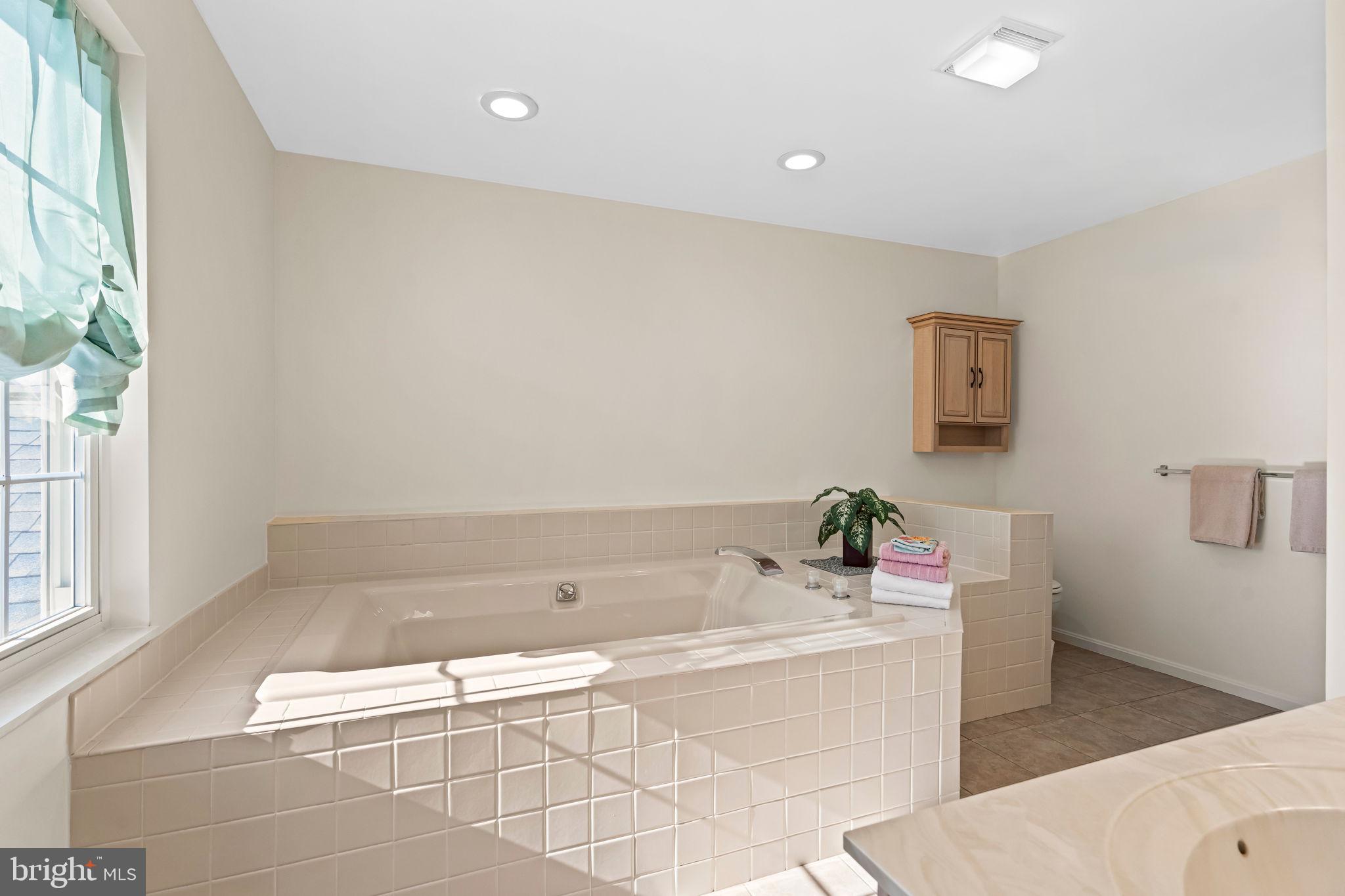 HUNTERS RUN - Residential