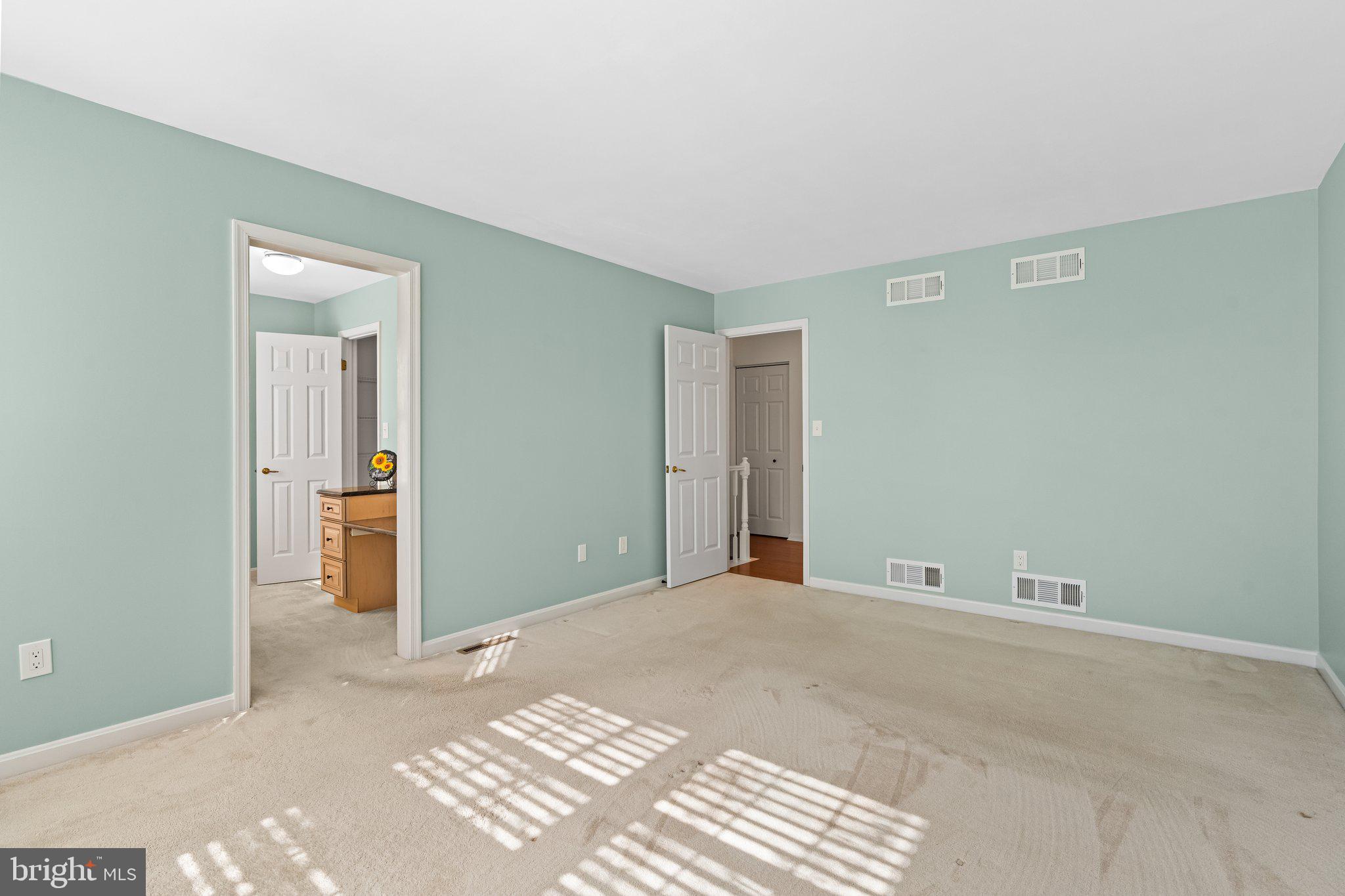 HUNTERS RUN - Residential