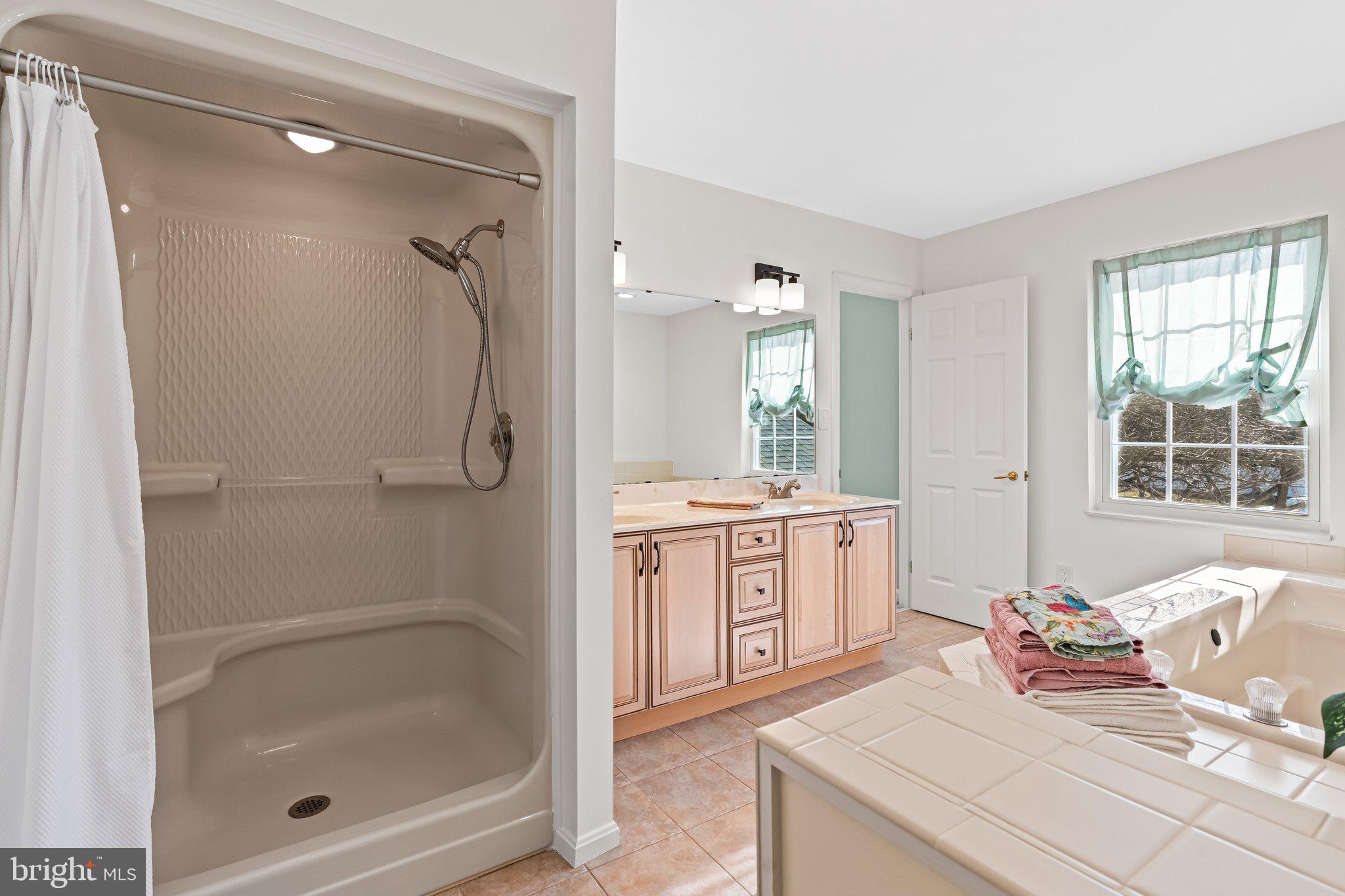 HUNTERS RUN - Residential