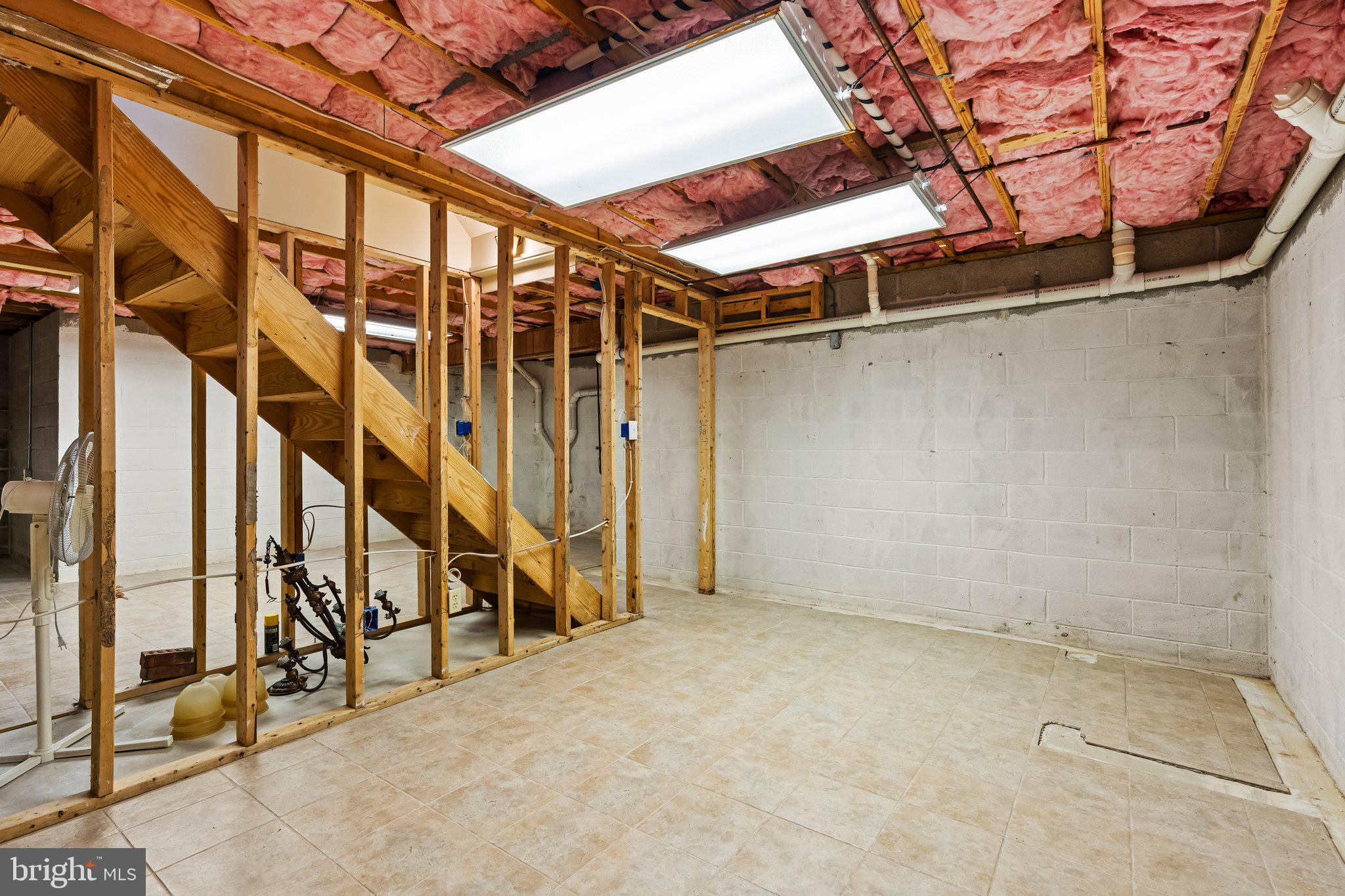 HUNTERS RUN - Residential