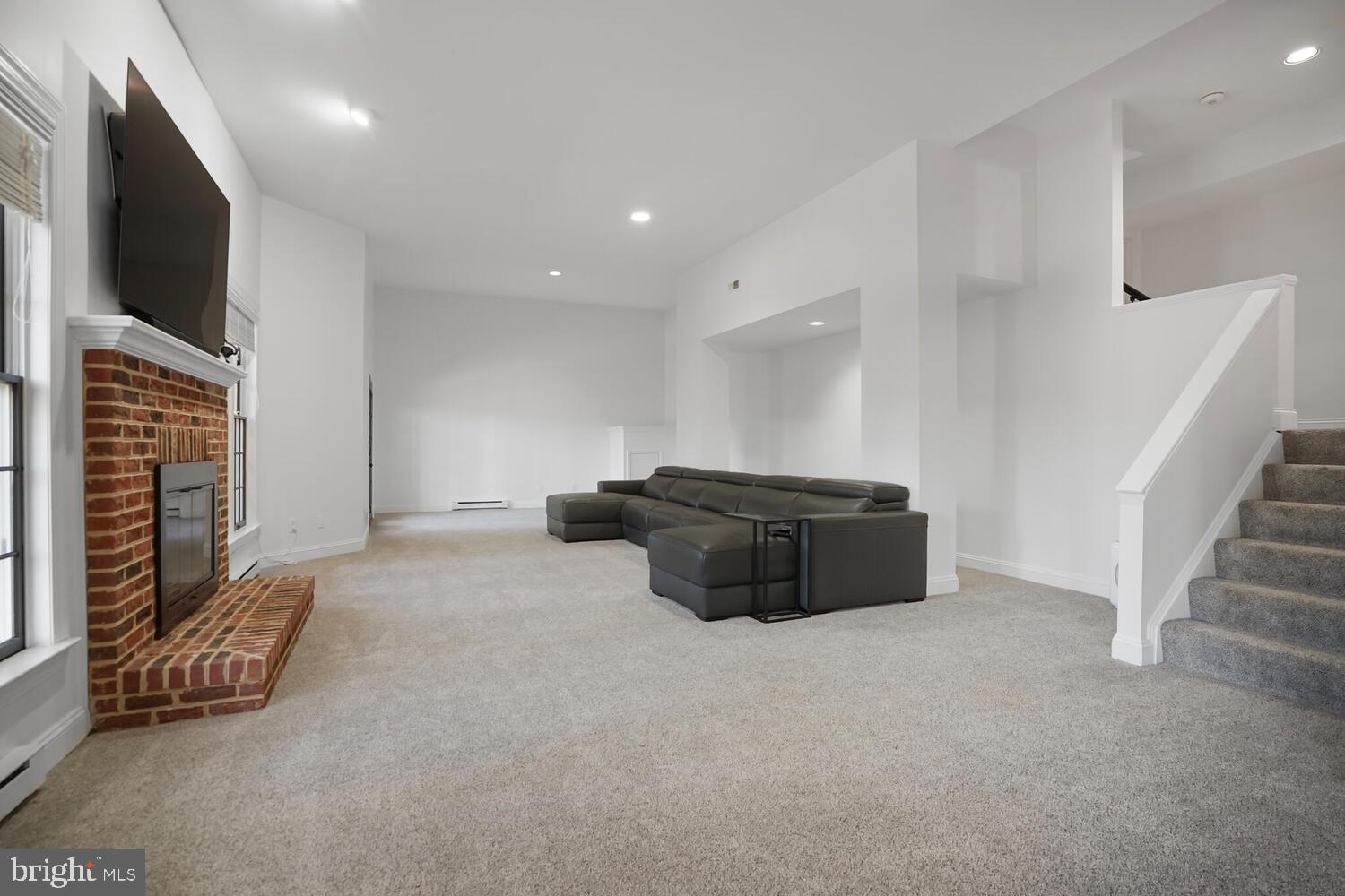 POTOMAC GROVE - Residential